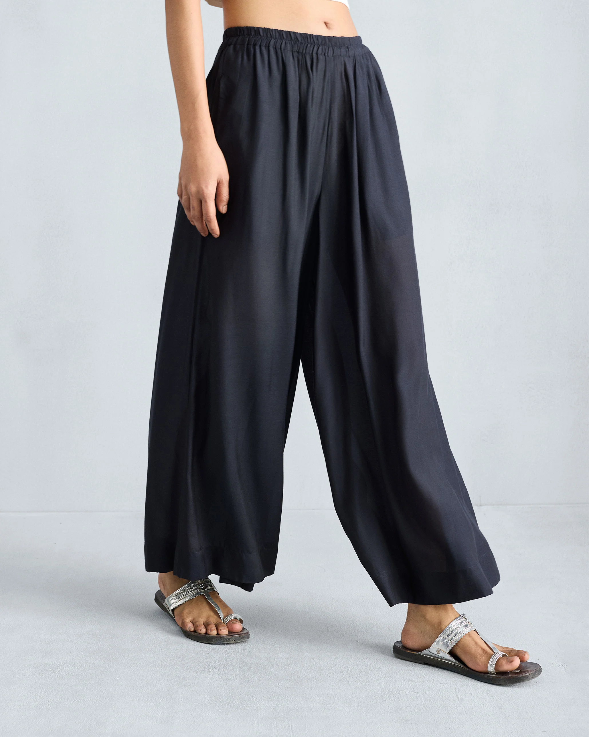 Classic Pyjama - Black - Image 2