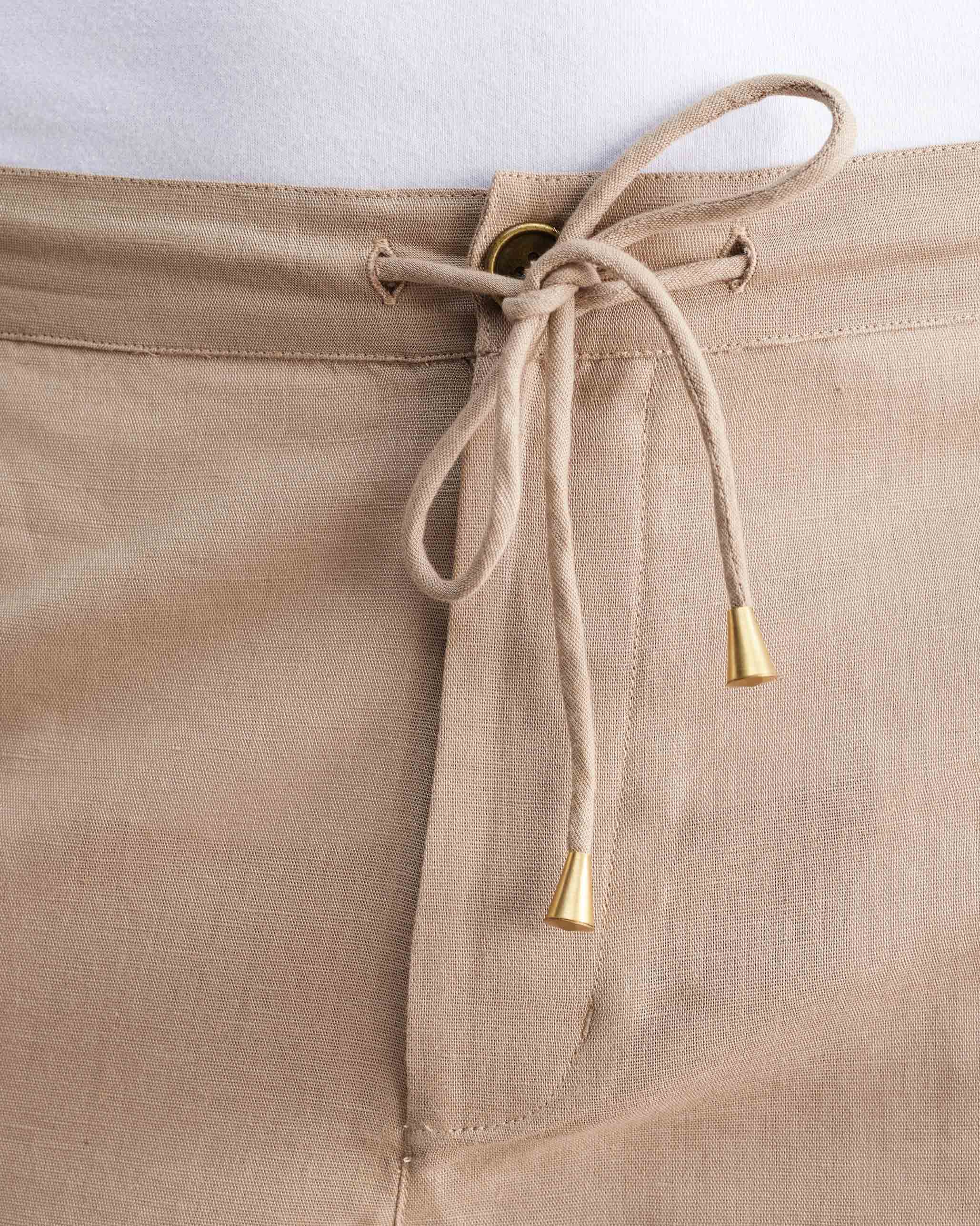 Classic Shorts - Beige - Image 3