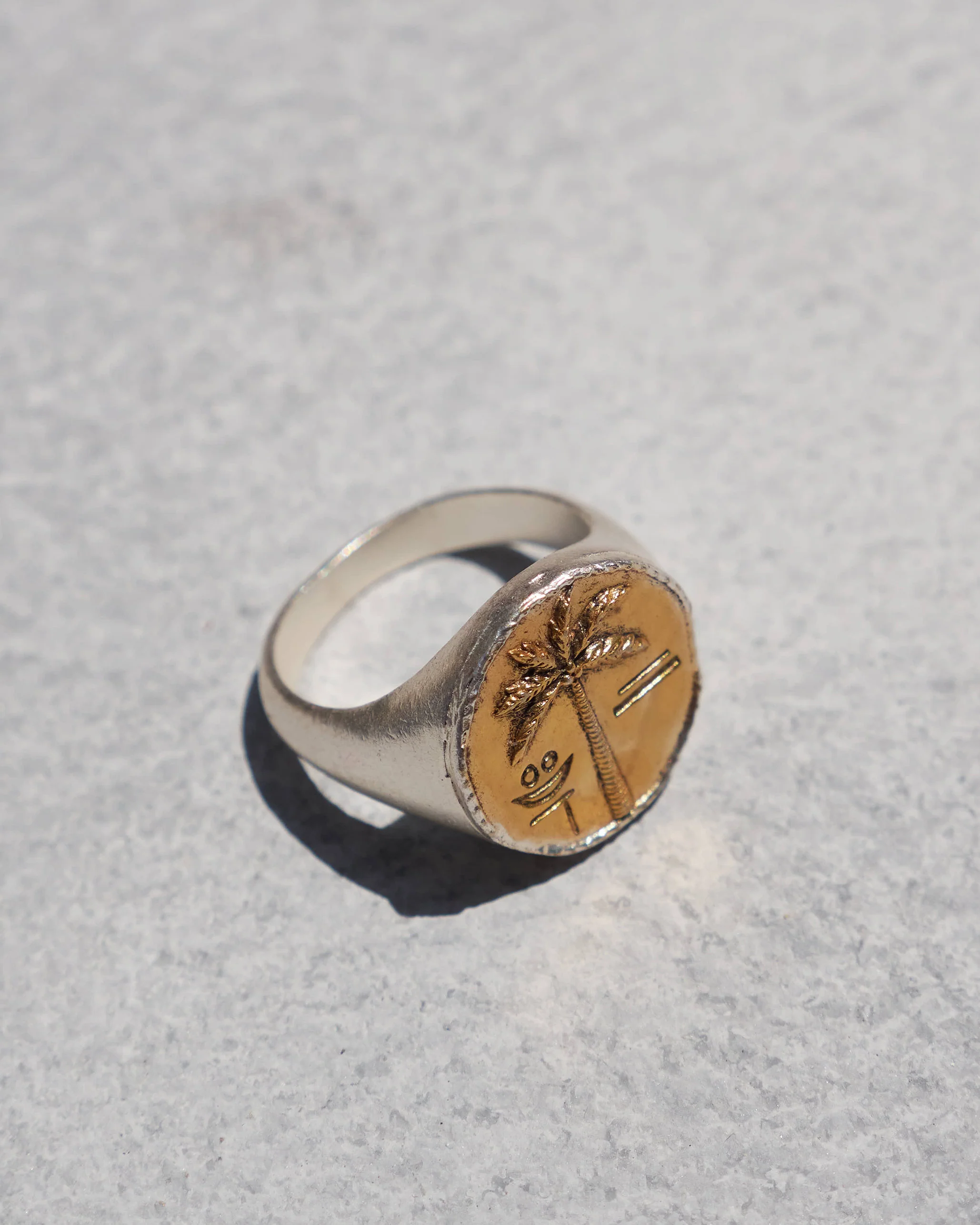 Coco Palm Signet Ring - Gold & Silver - Image 2