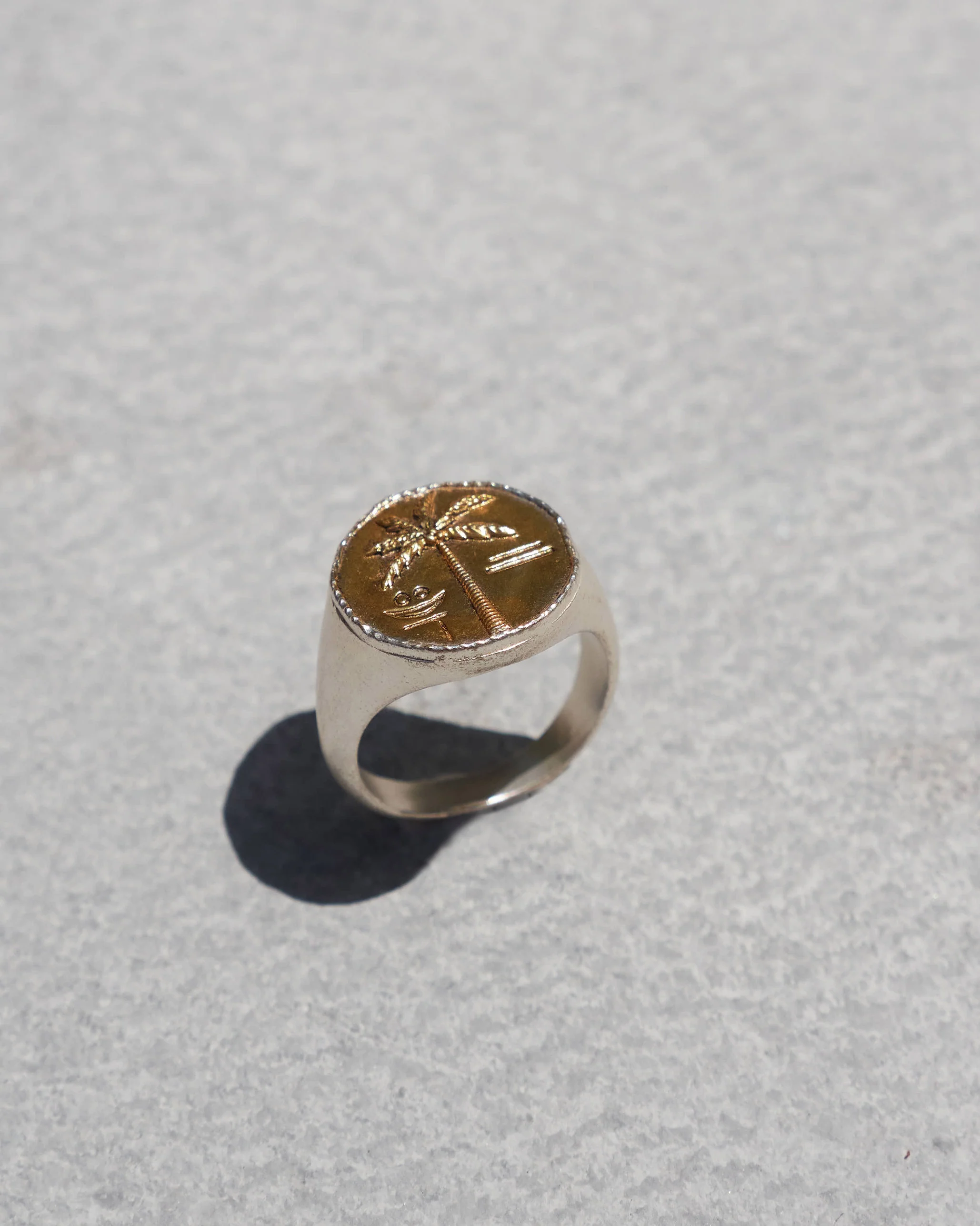 Coco Palm Signet Ring - Gold & Silver - Image 3