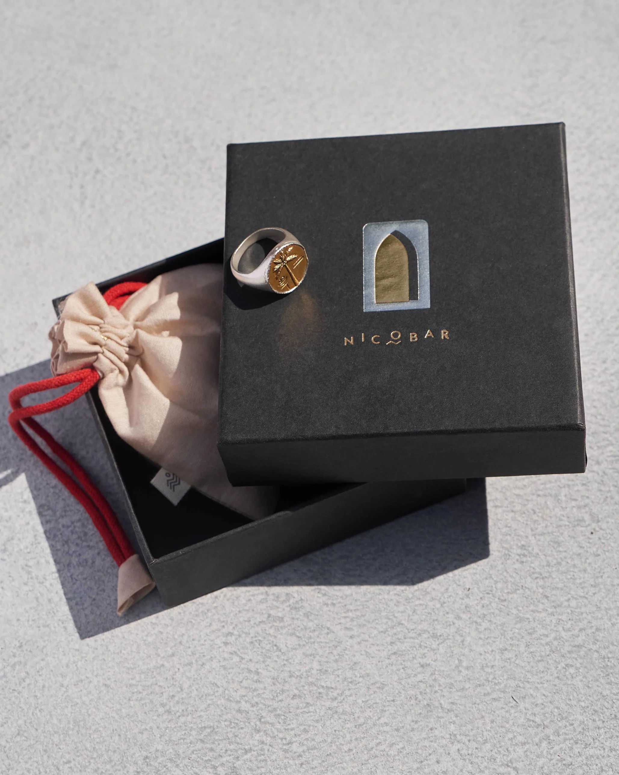 Coco Palm Signet Ring - Gold & Silver - Image 4