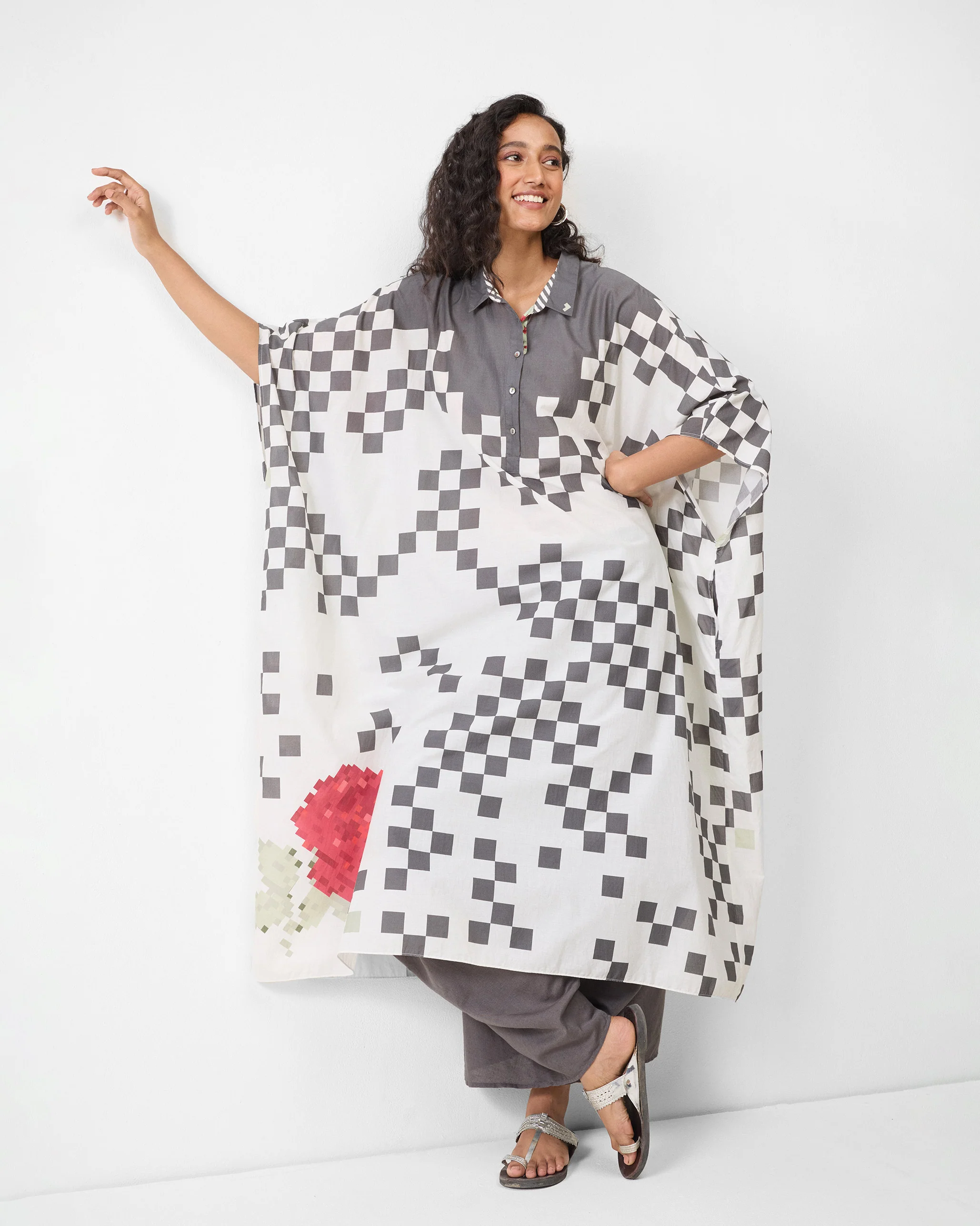 Collared Kaftan - Ivory & Charcoal Print - Image 3