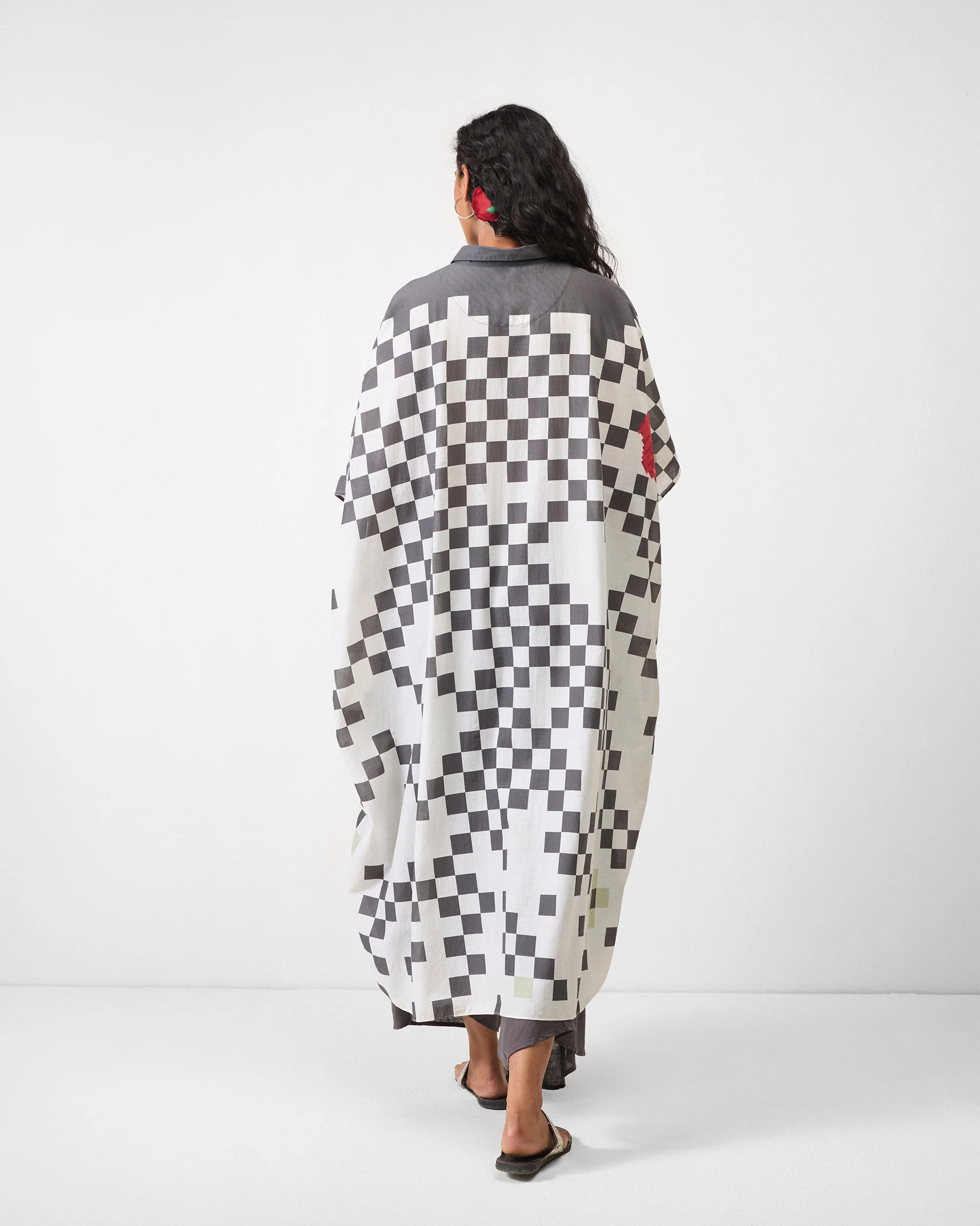 Collared Kaftan - Ivory & Charcoal Print - Image 4