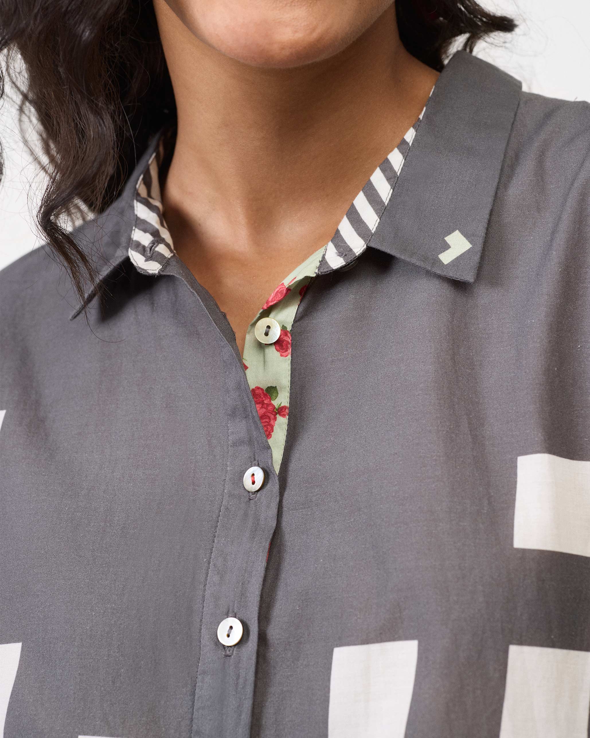 Collared Kaftan - Ivory & Charcoal Print - Image 6