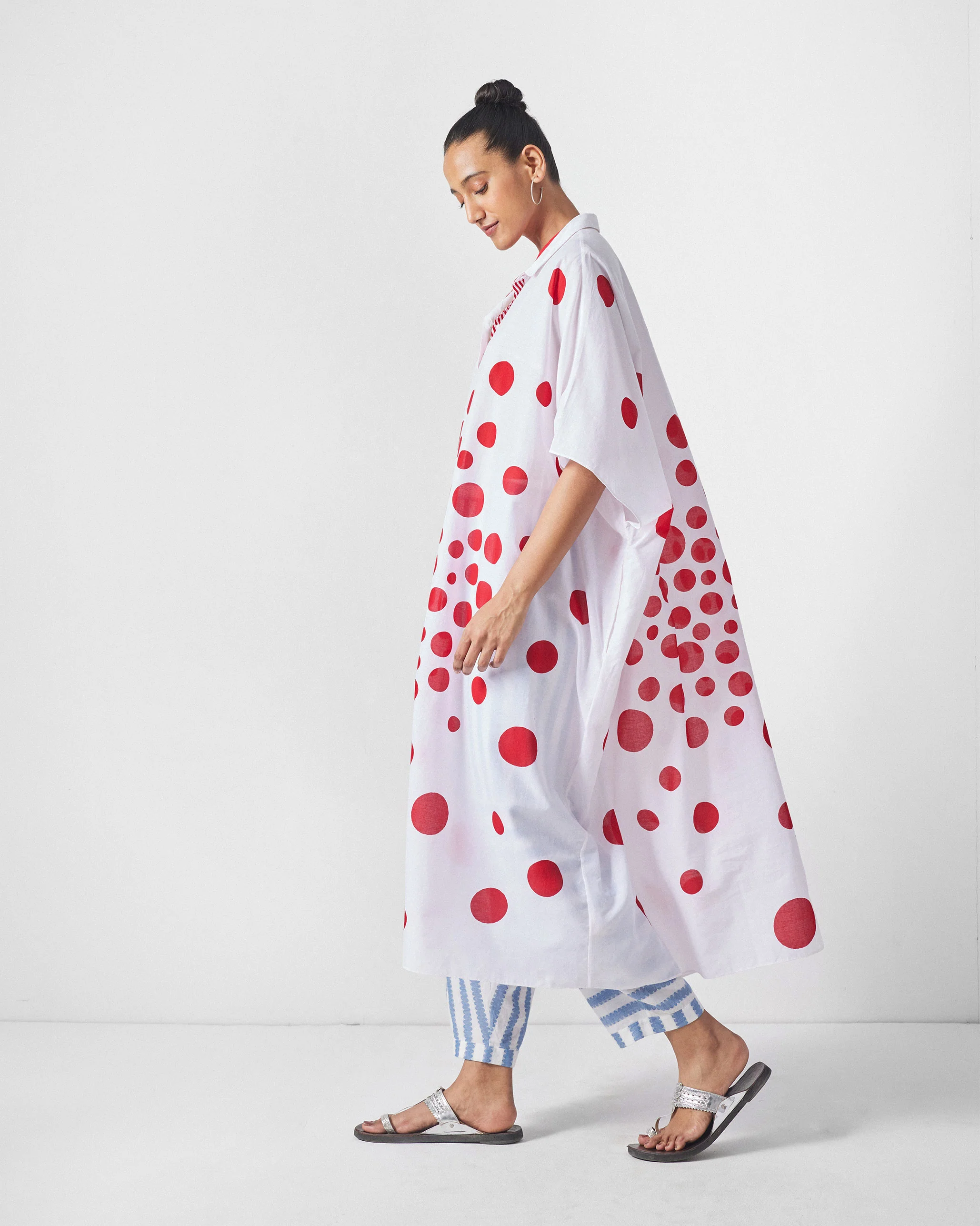 Collared Kaftan - White & Red Print - Image 2