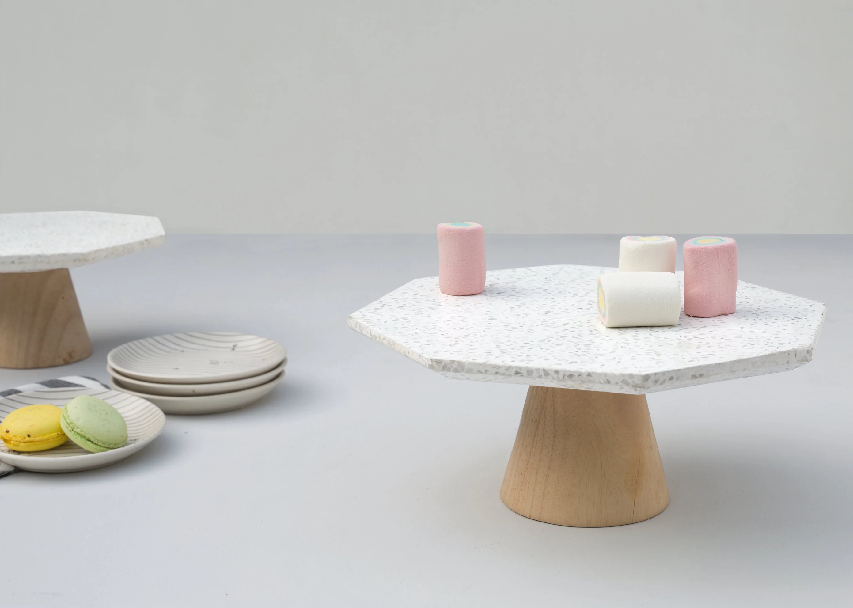 Colombo Cake Stand - Large - Image 3