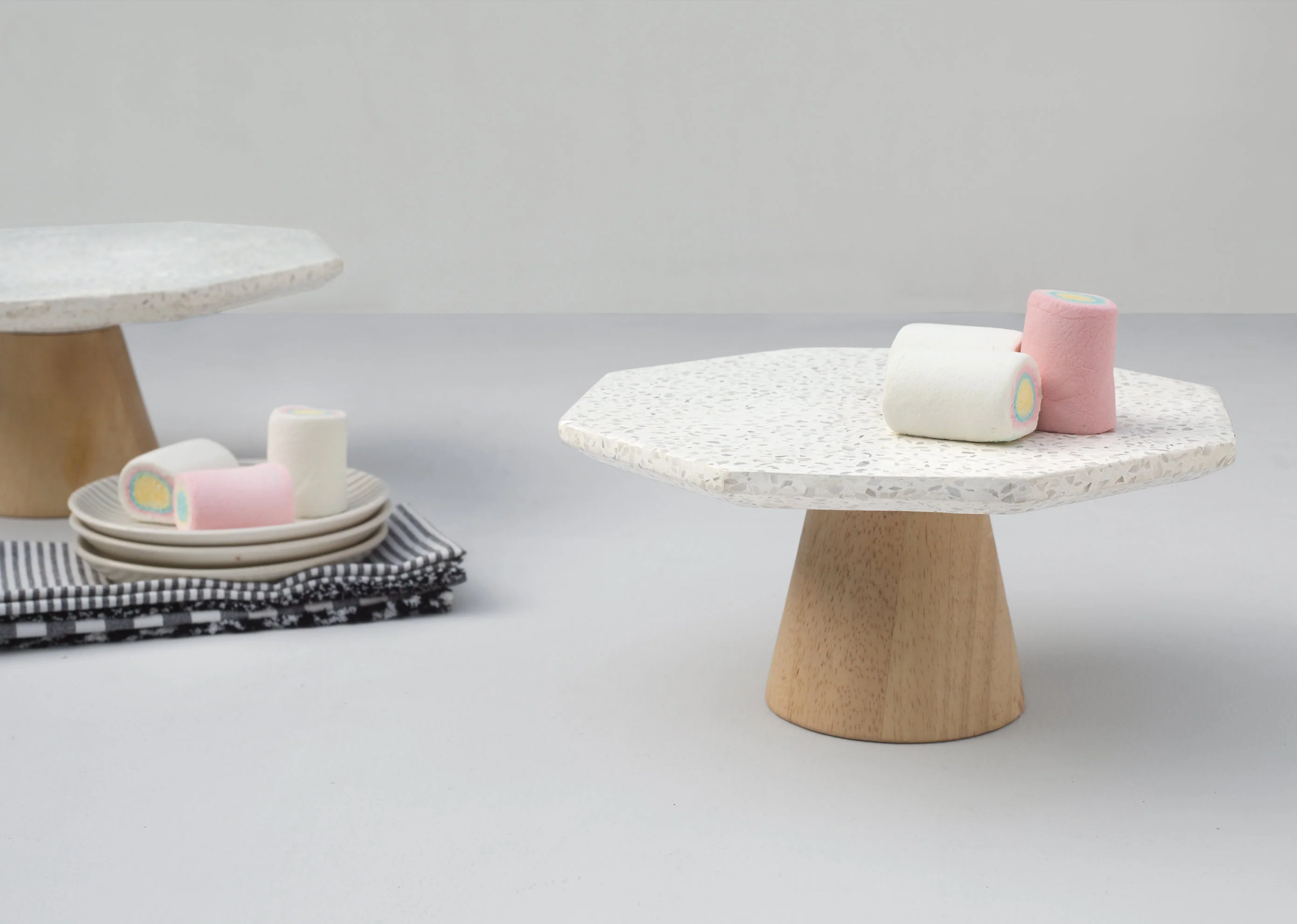 Colombo Cake Stand - Small - Image 3