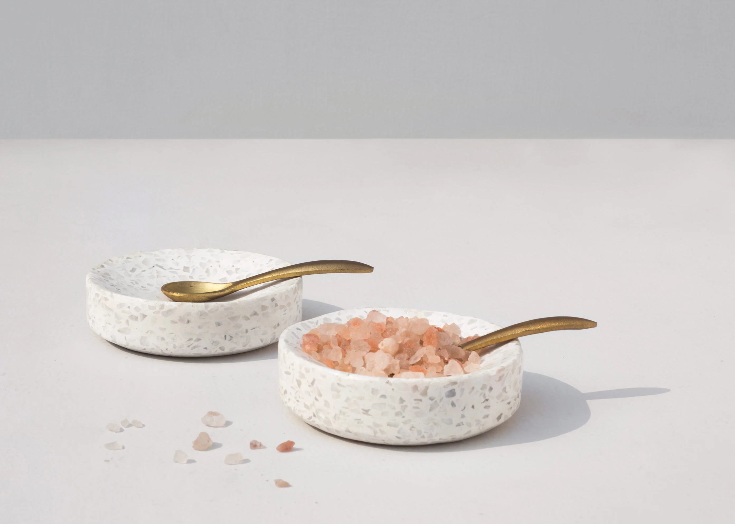 Colombo Pinch Pot with Spoon - Image 3
