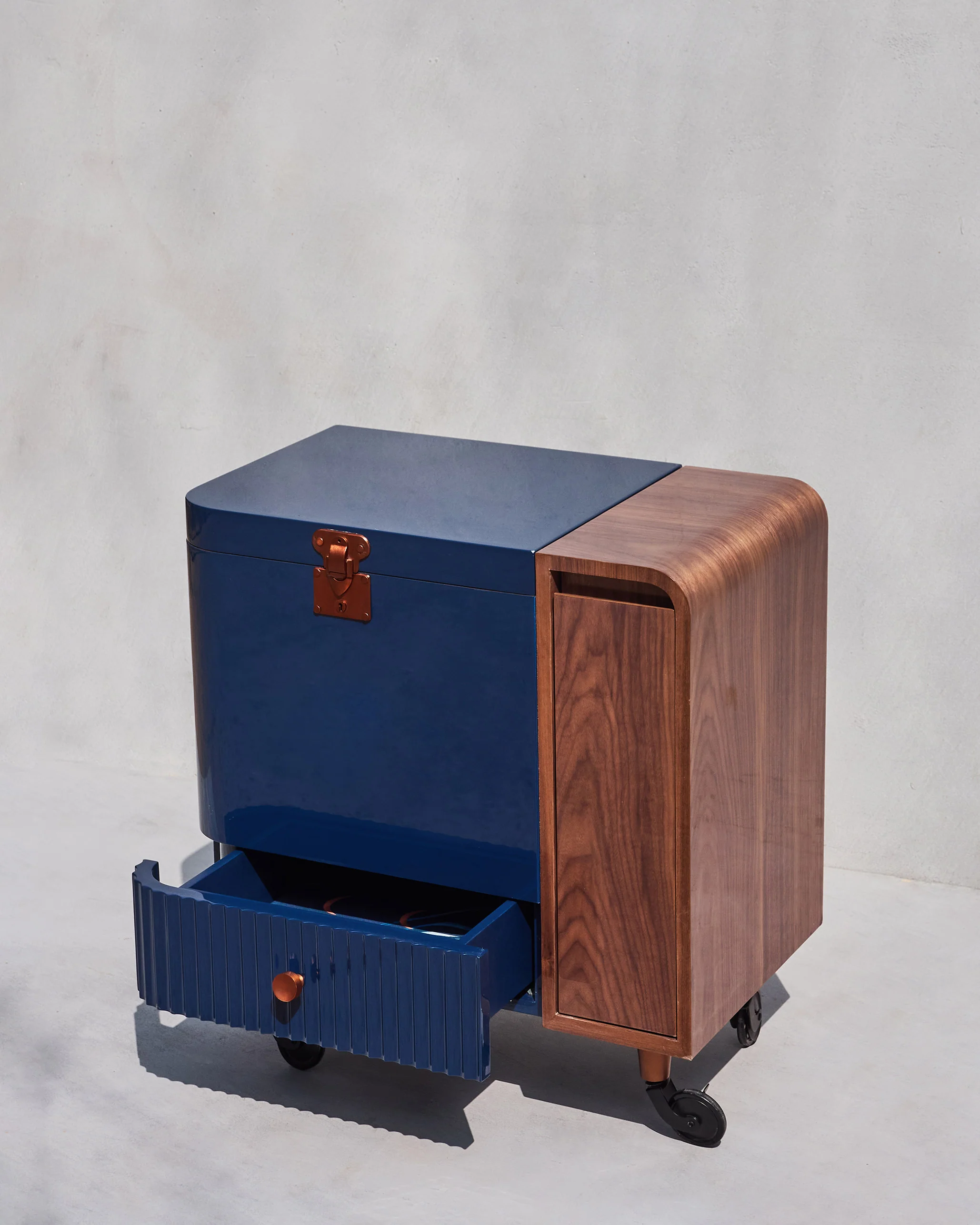 Contours of Time - Bar Trolley - Image 5