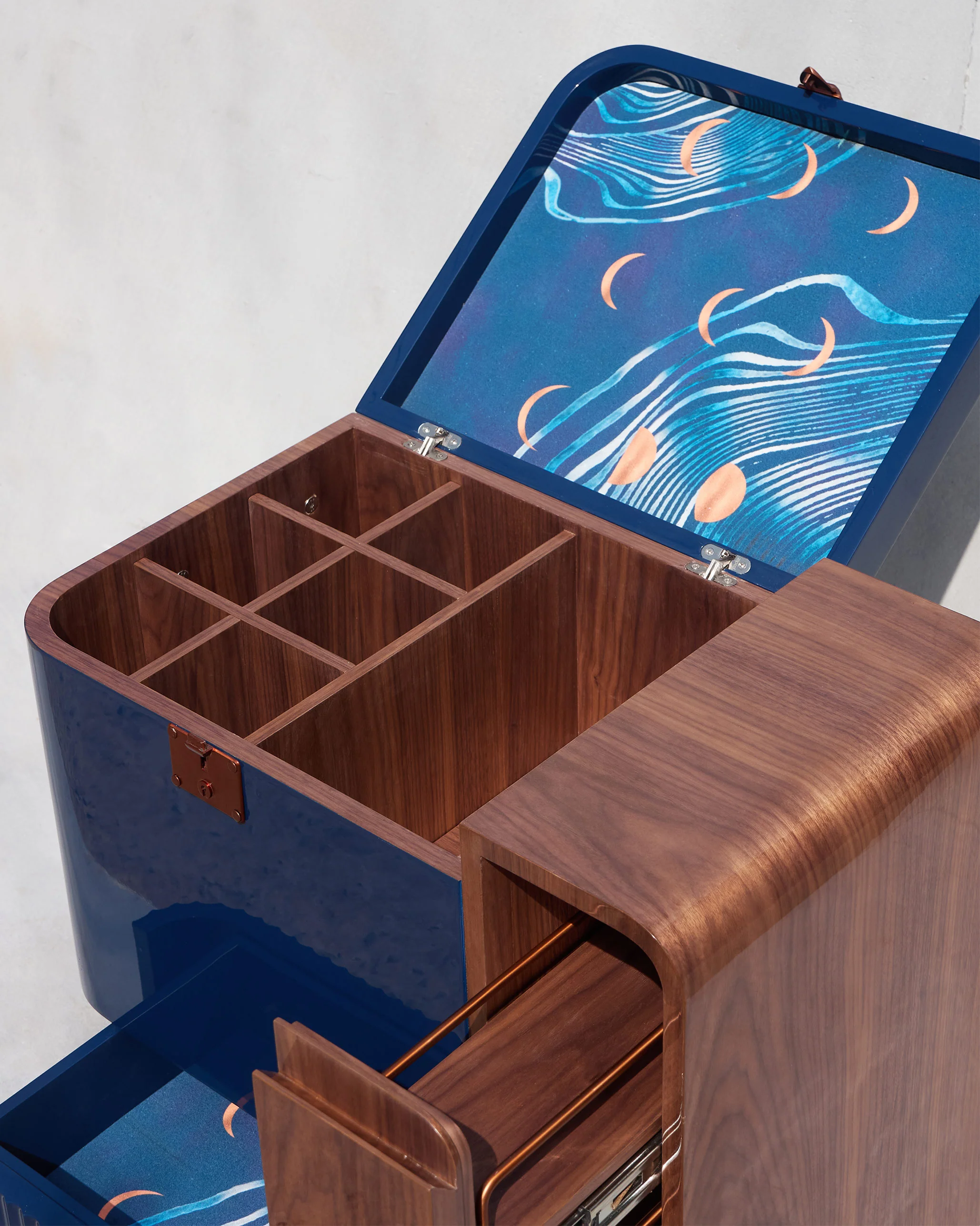 Contours of Time - Bar Trolley - Image 8
