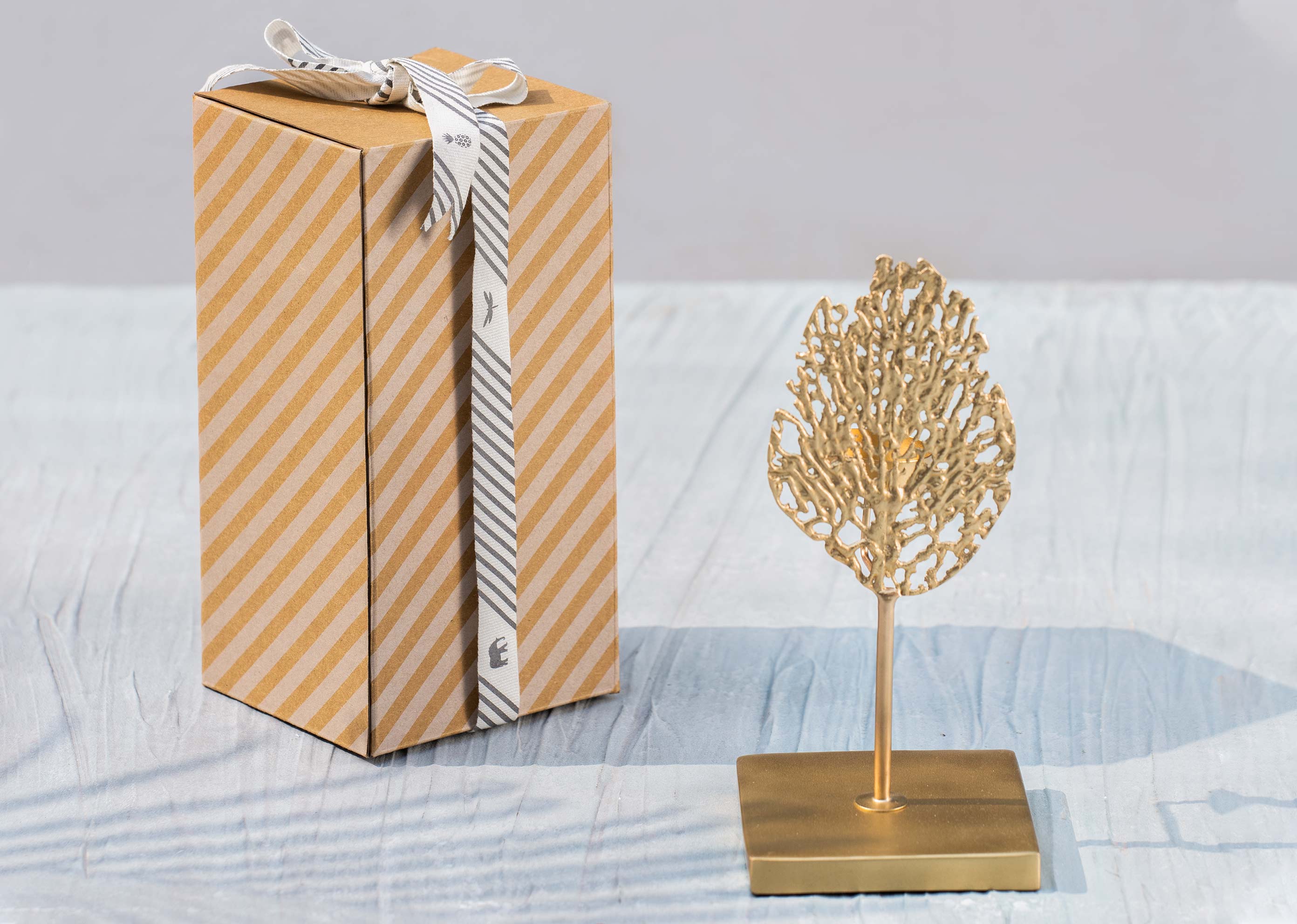 Coral Votive Stand - Image 3