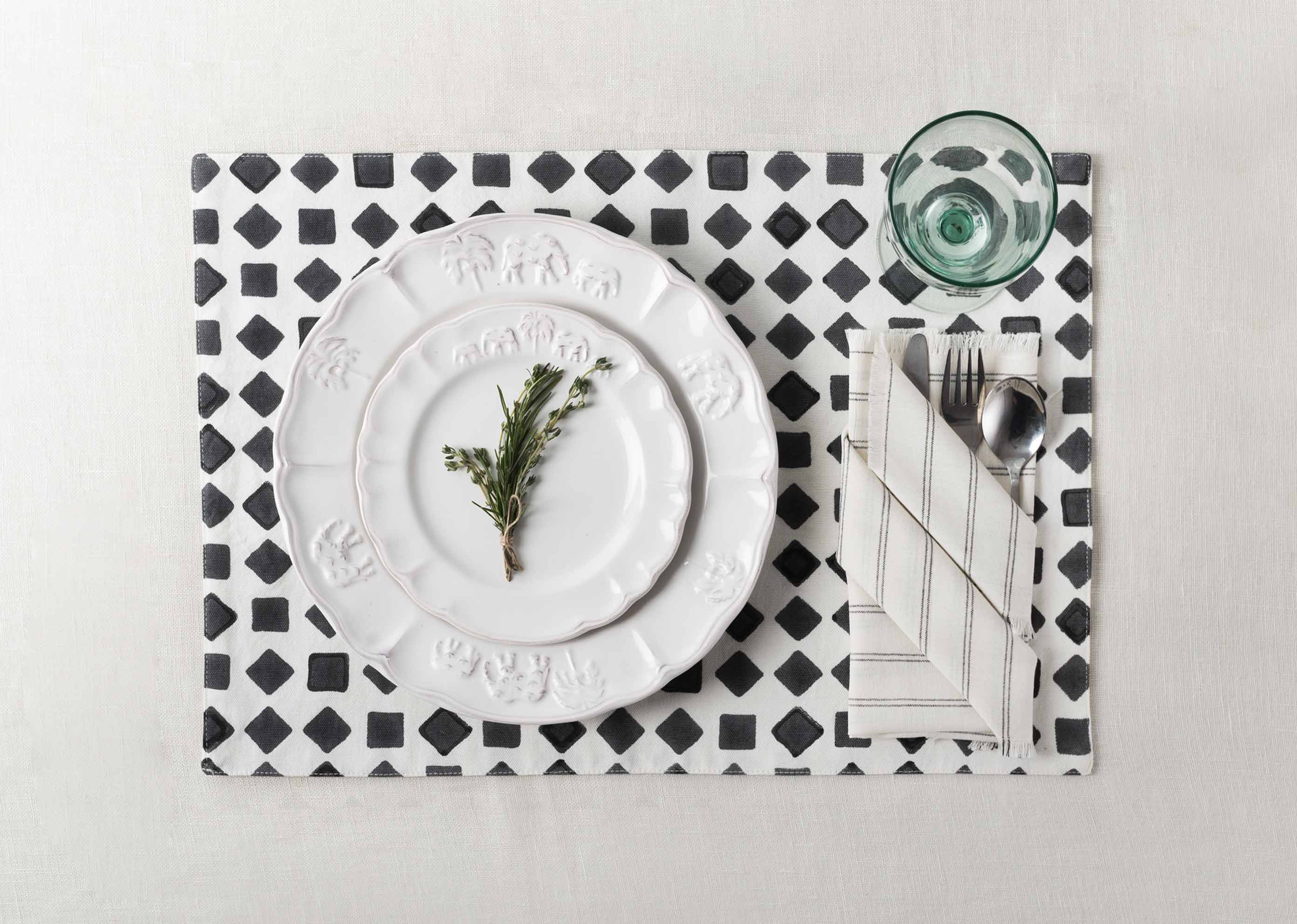 Daburu Stripe Dinner Napkins (Set of 6) - White - Image 3