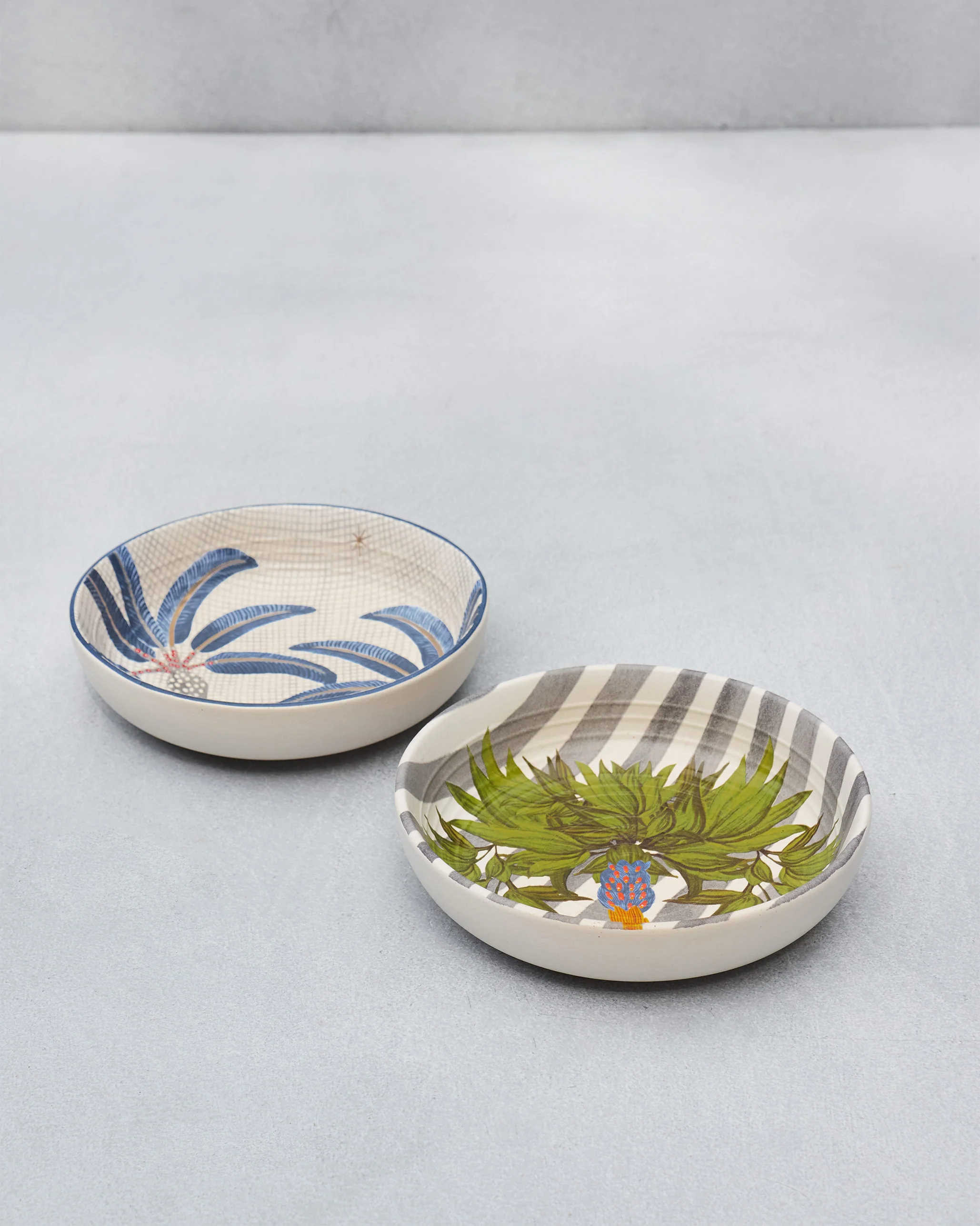 Dancing Palm Shallow Bowls - Set of 2 - Image 4