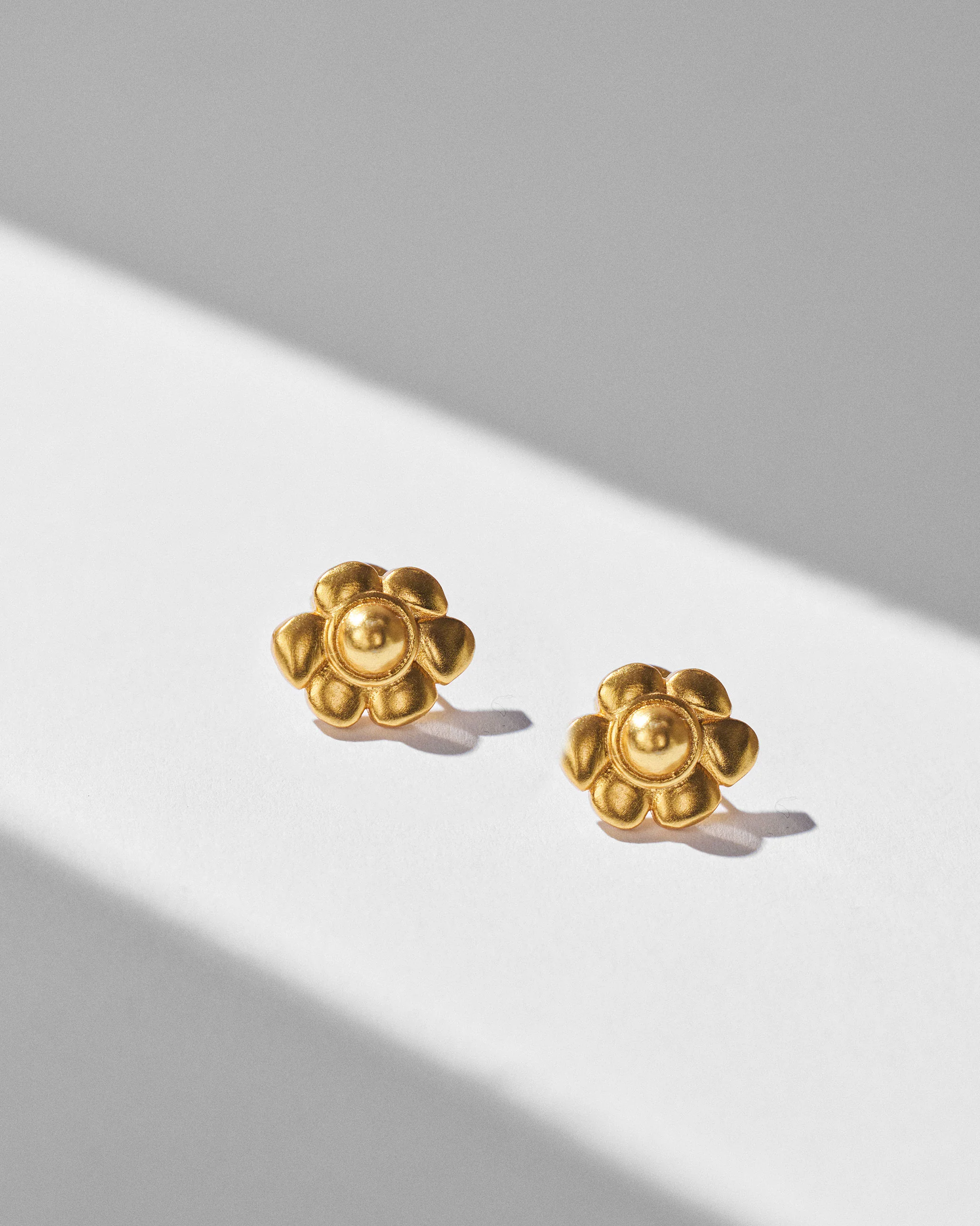Daylily Toe Rings - Gold - Image 2