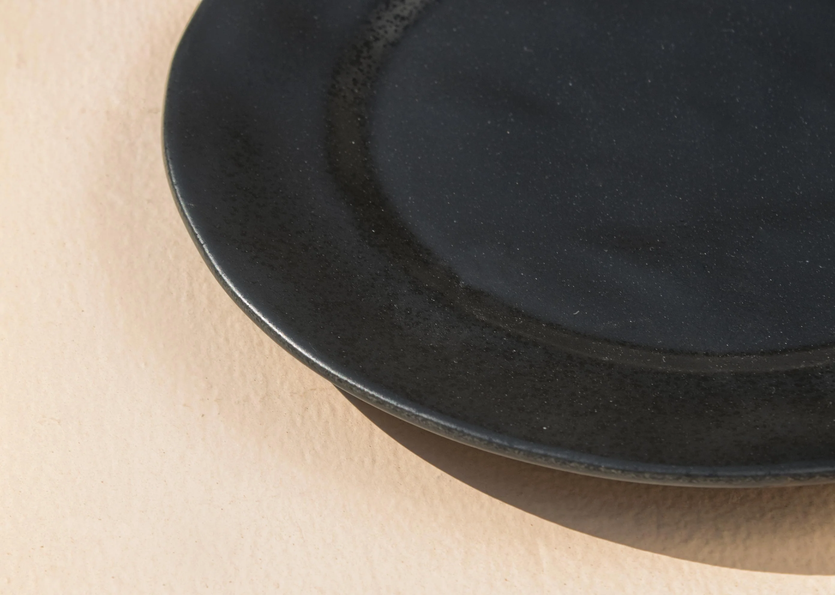 Desert Dusk Dinner Plate - Black - Image 3