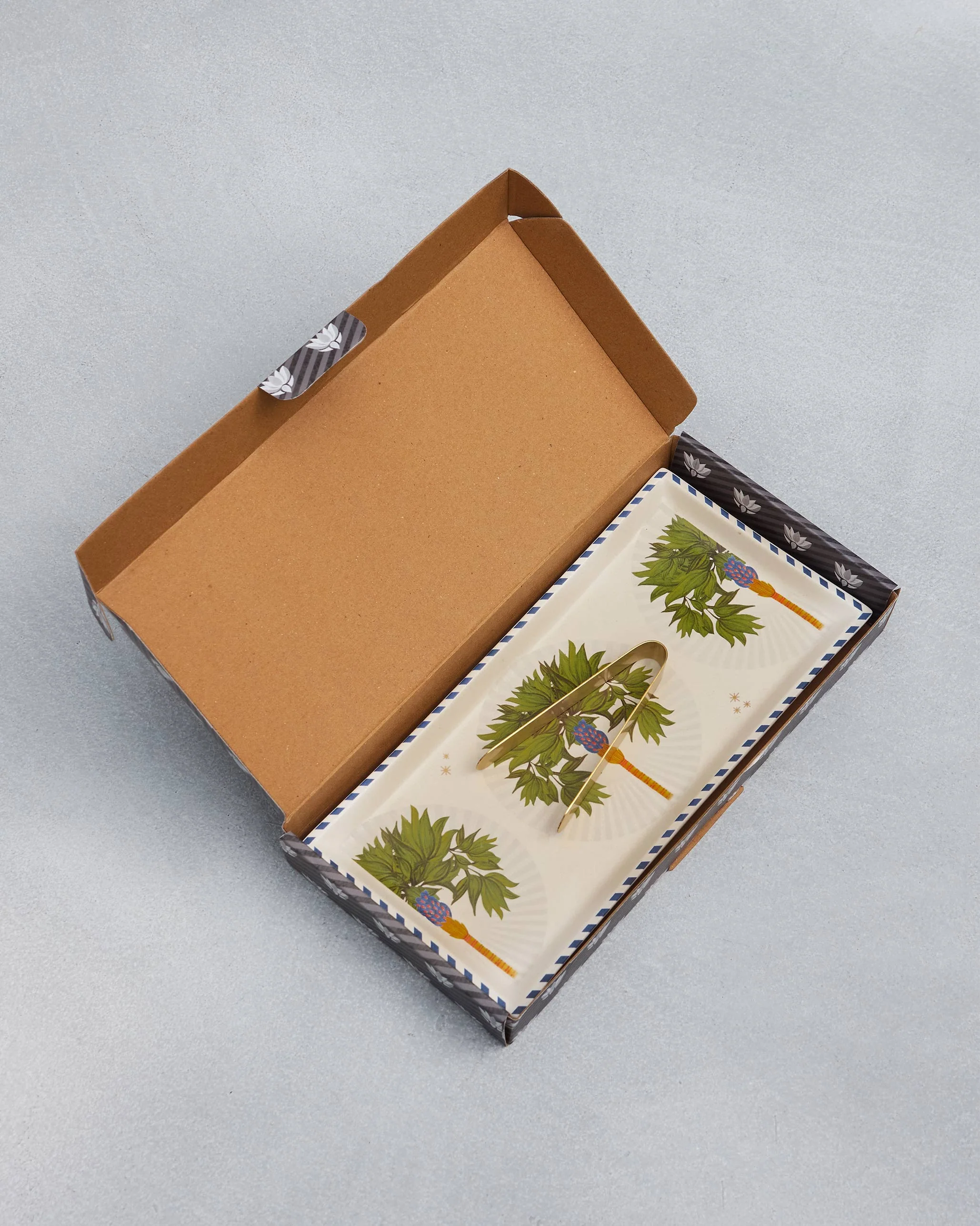 Desert Trail Cookie Tray with Tong - Image 5