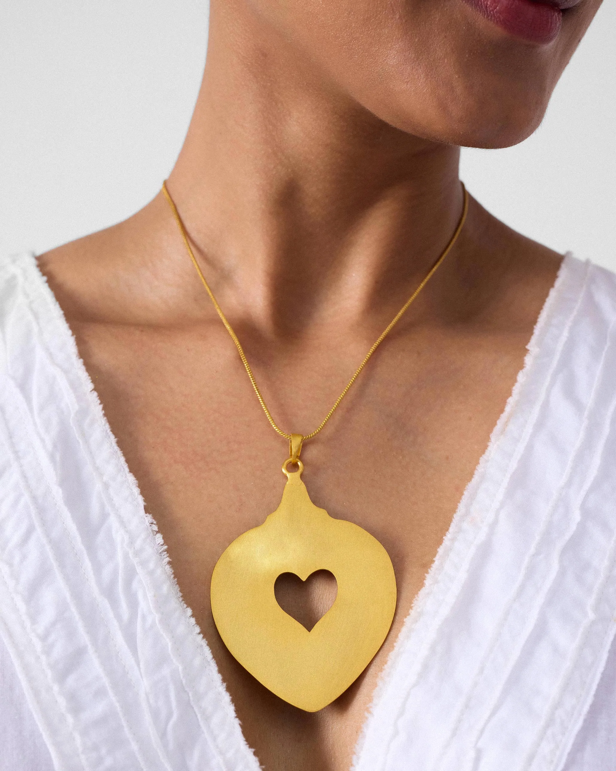 Dil Necklace - Gold - Image 4