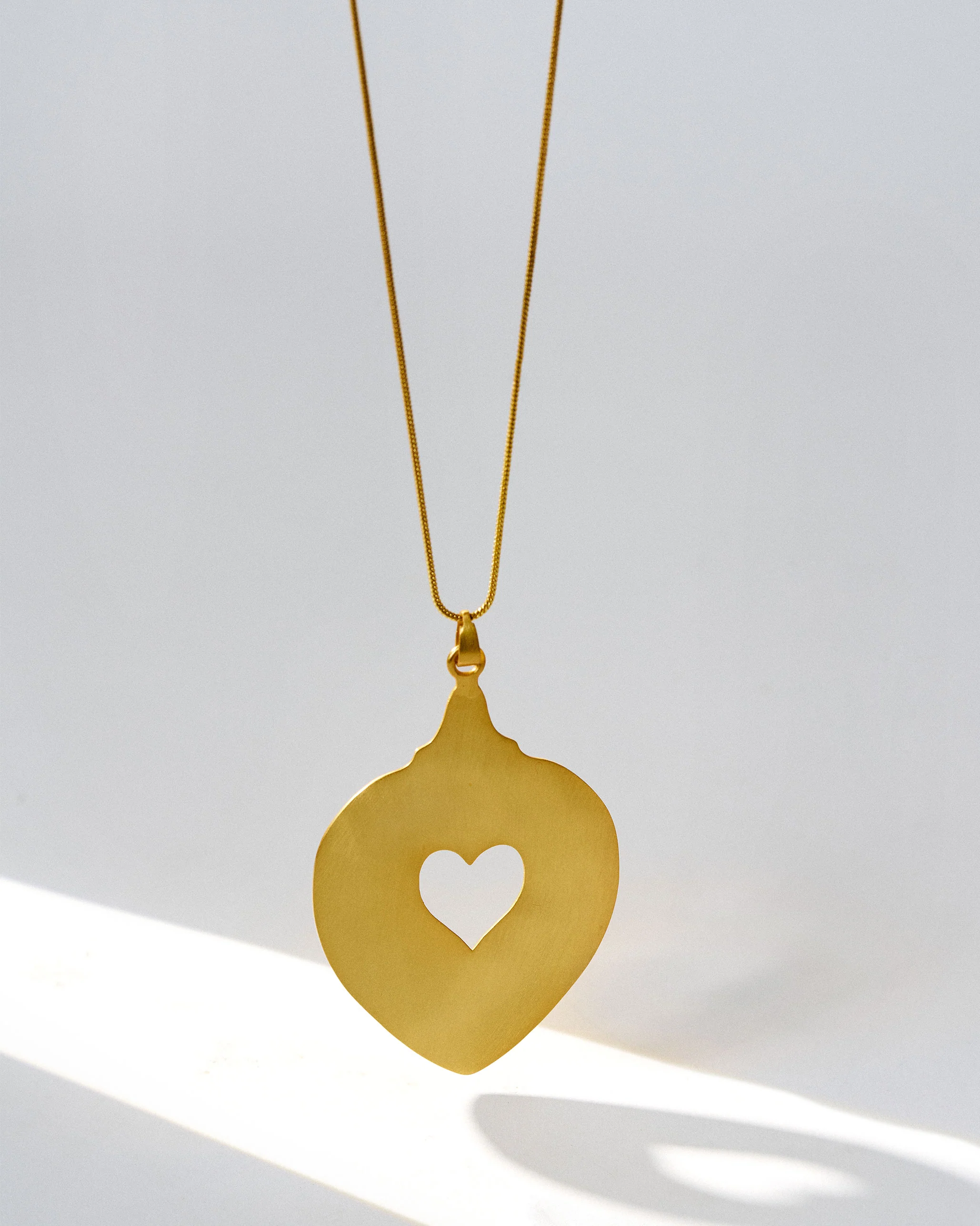 Dil Necklace - Gold - Image 5