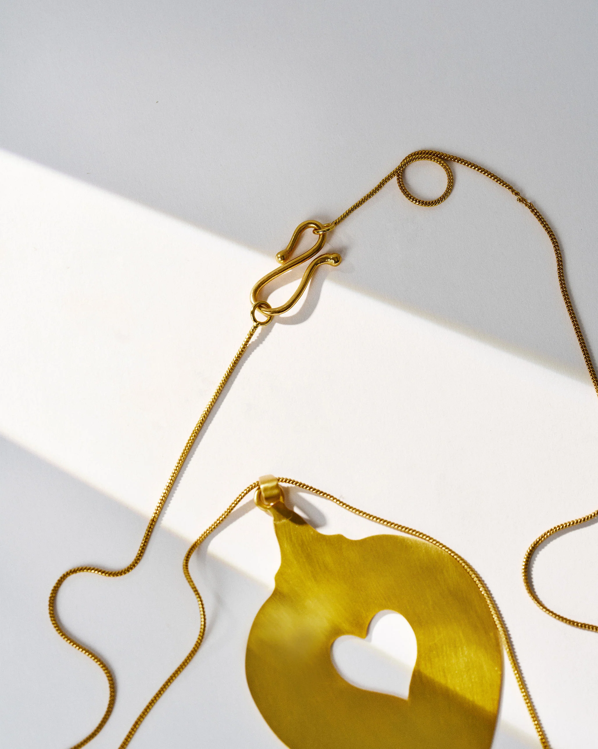 Dil Necklace - Gold - Image 7