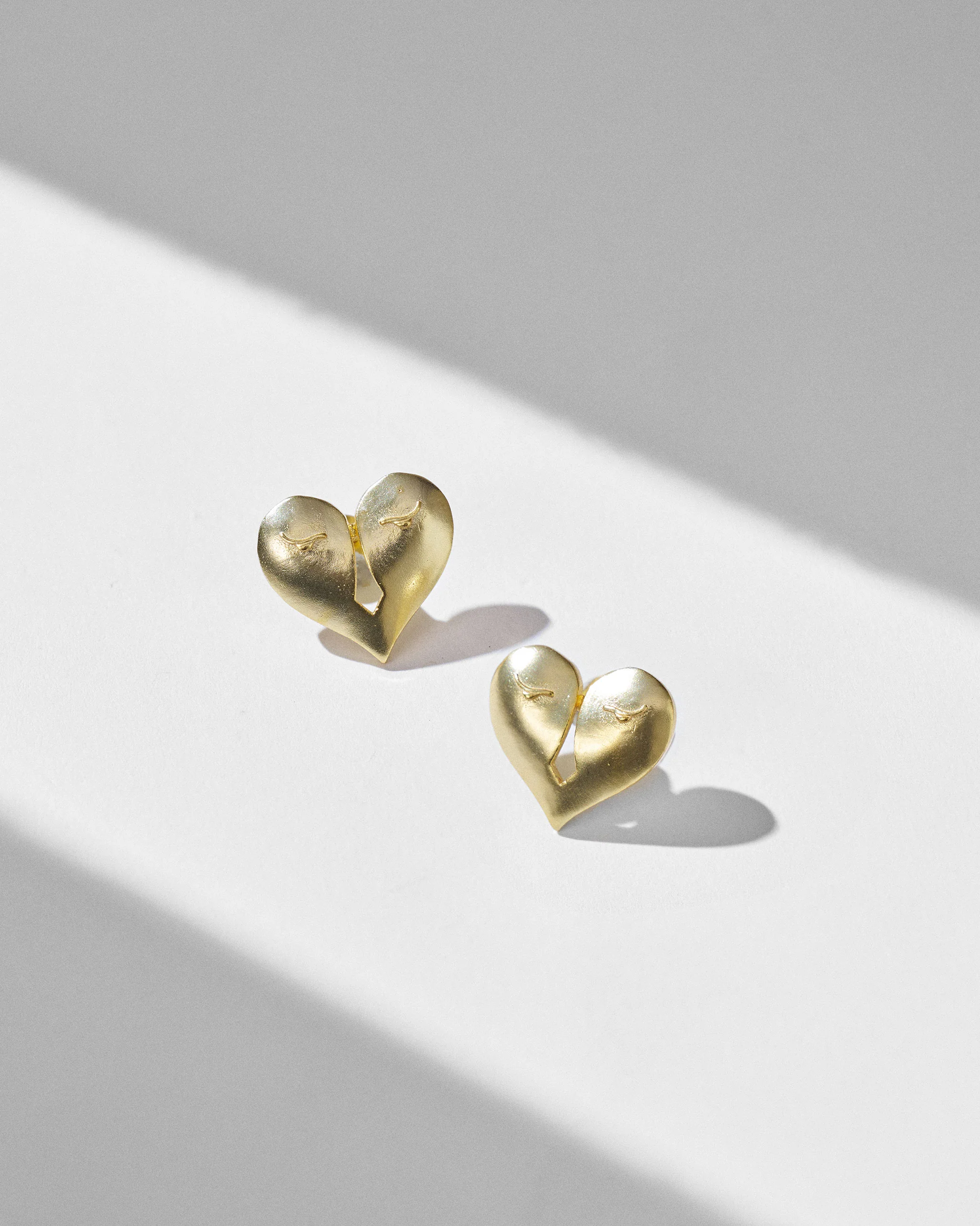 Dil Studs - Gold - Image 3