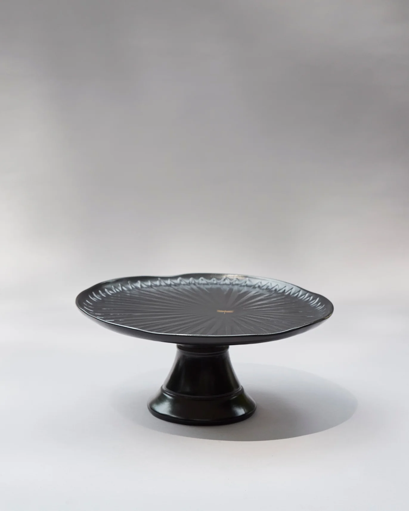 Dragonfly Cake Stand - Image 4