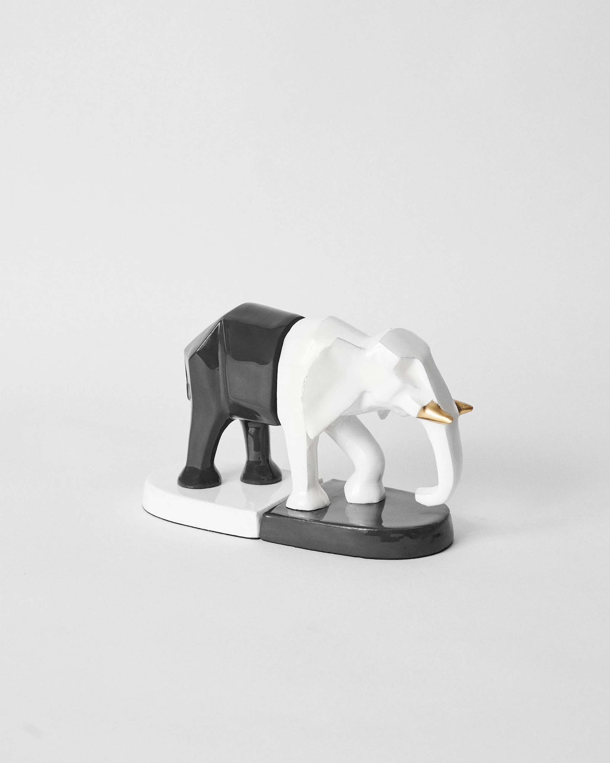 Ele Bookend - Image 4