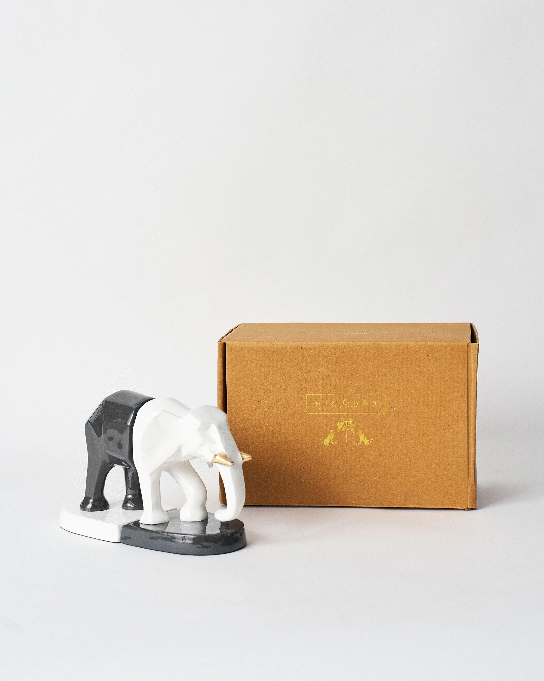 Ele Bookend - Image 5
