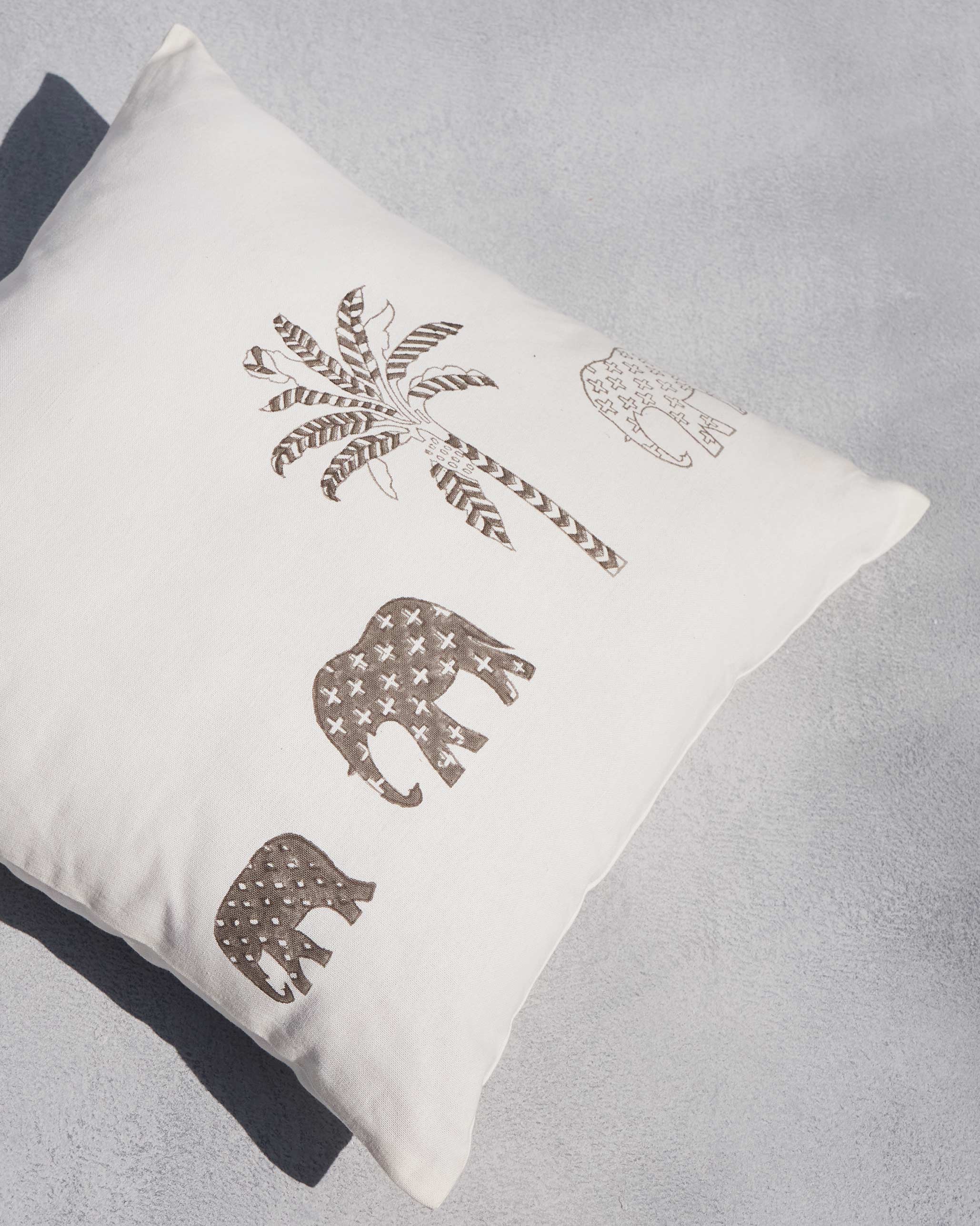 Ele Palm Cushion Cover - Image 4