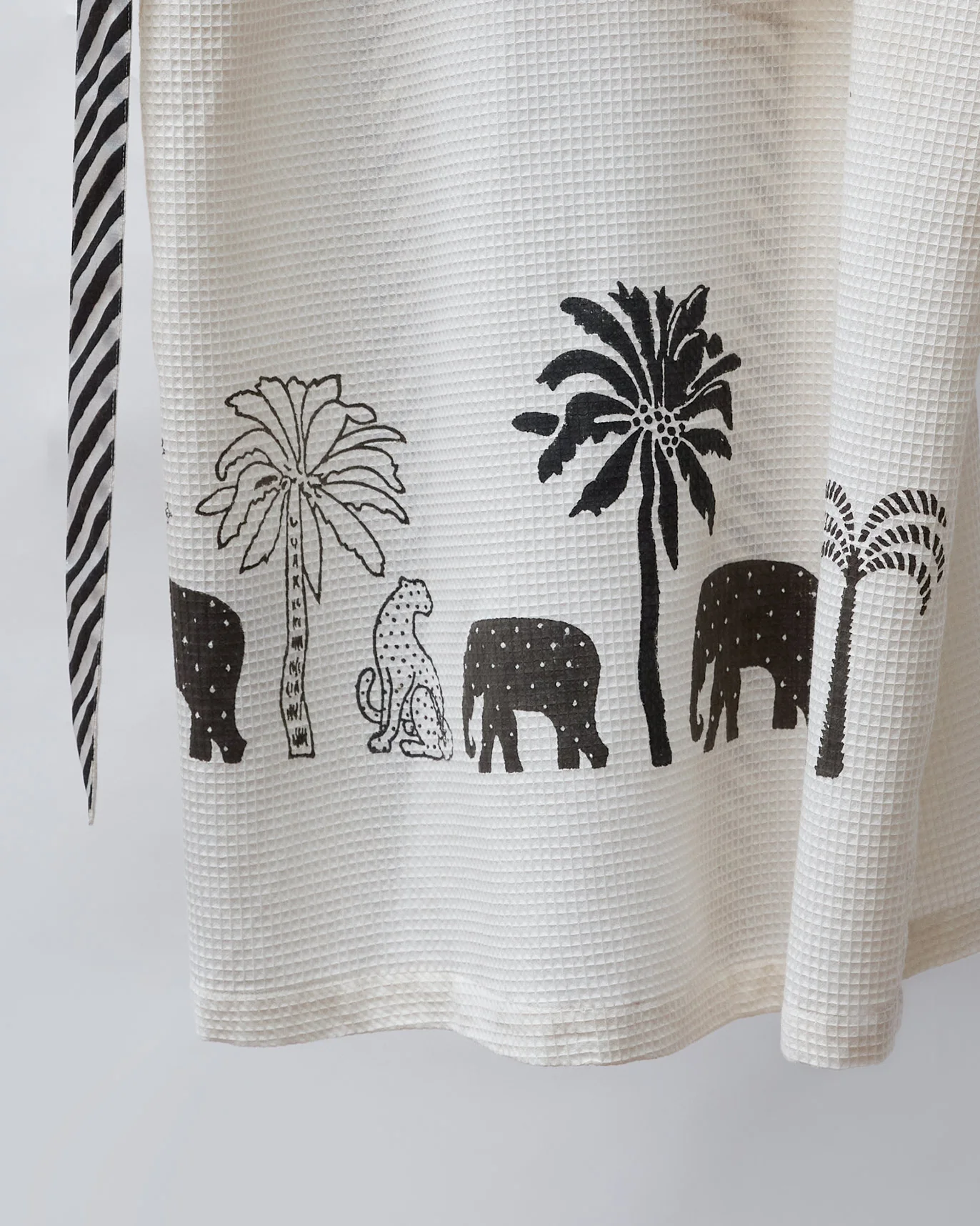 Ele Palm Dressing Robe - Image 6