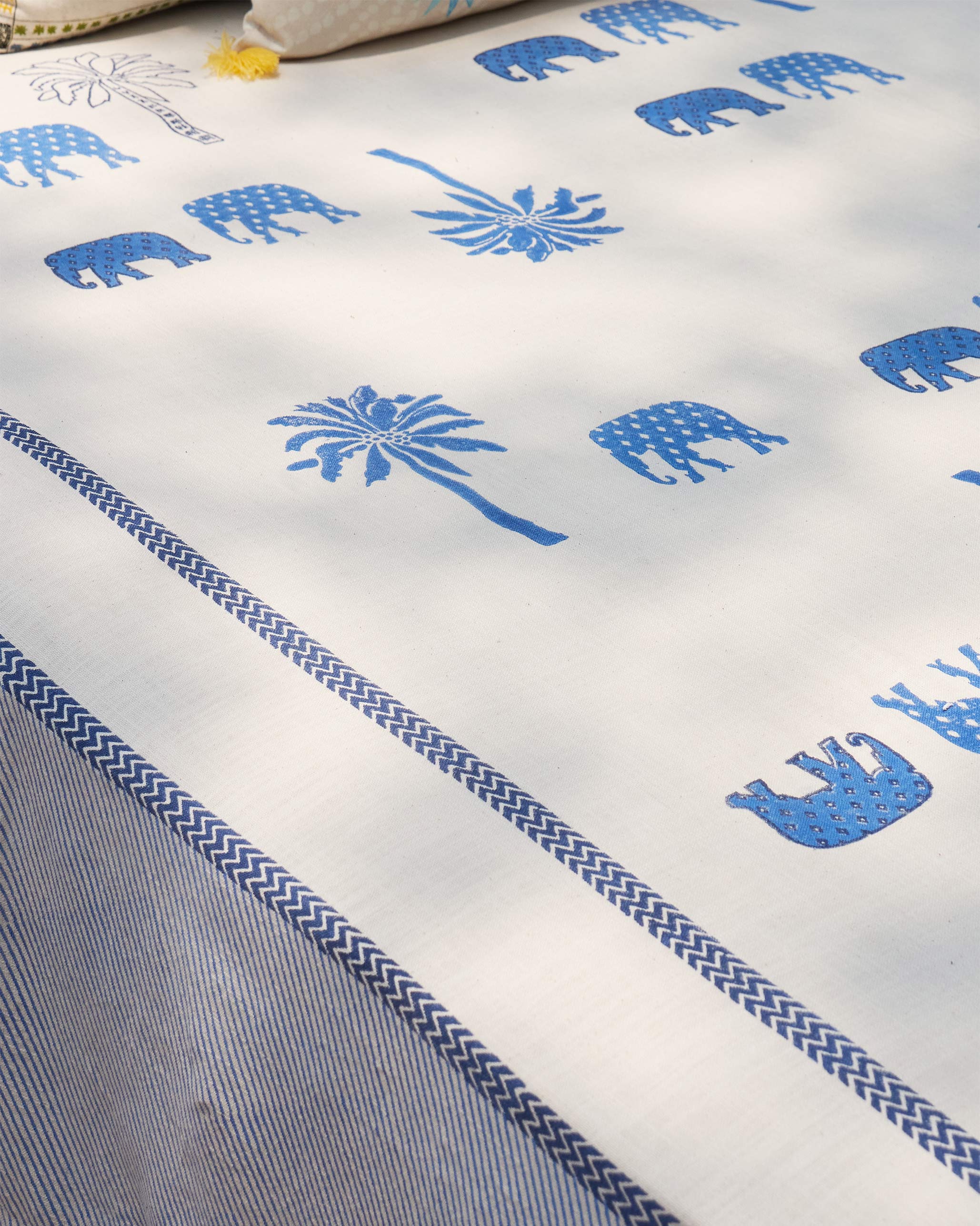 Ele Parade Bed Cover - King - Image 3