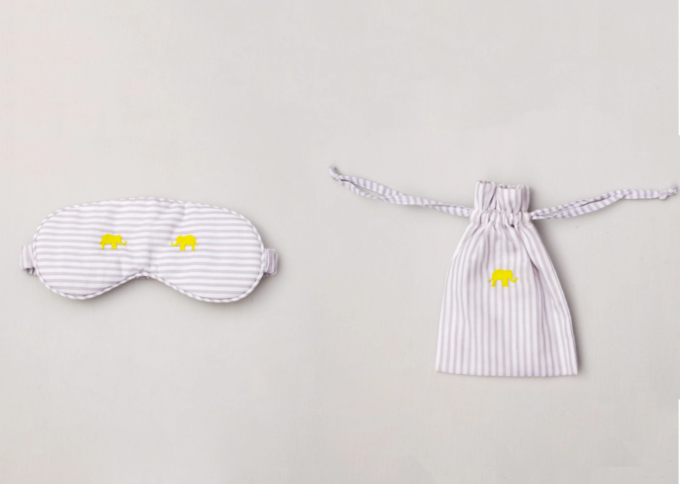 Ele Snooze Eye Mask with Pouch - Image 3