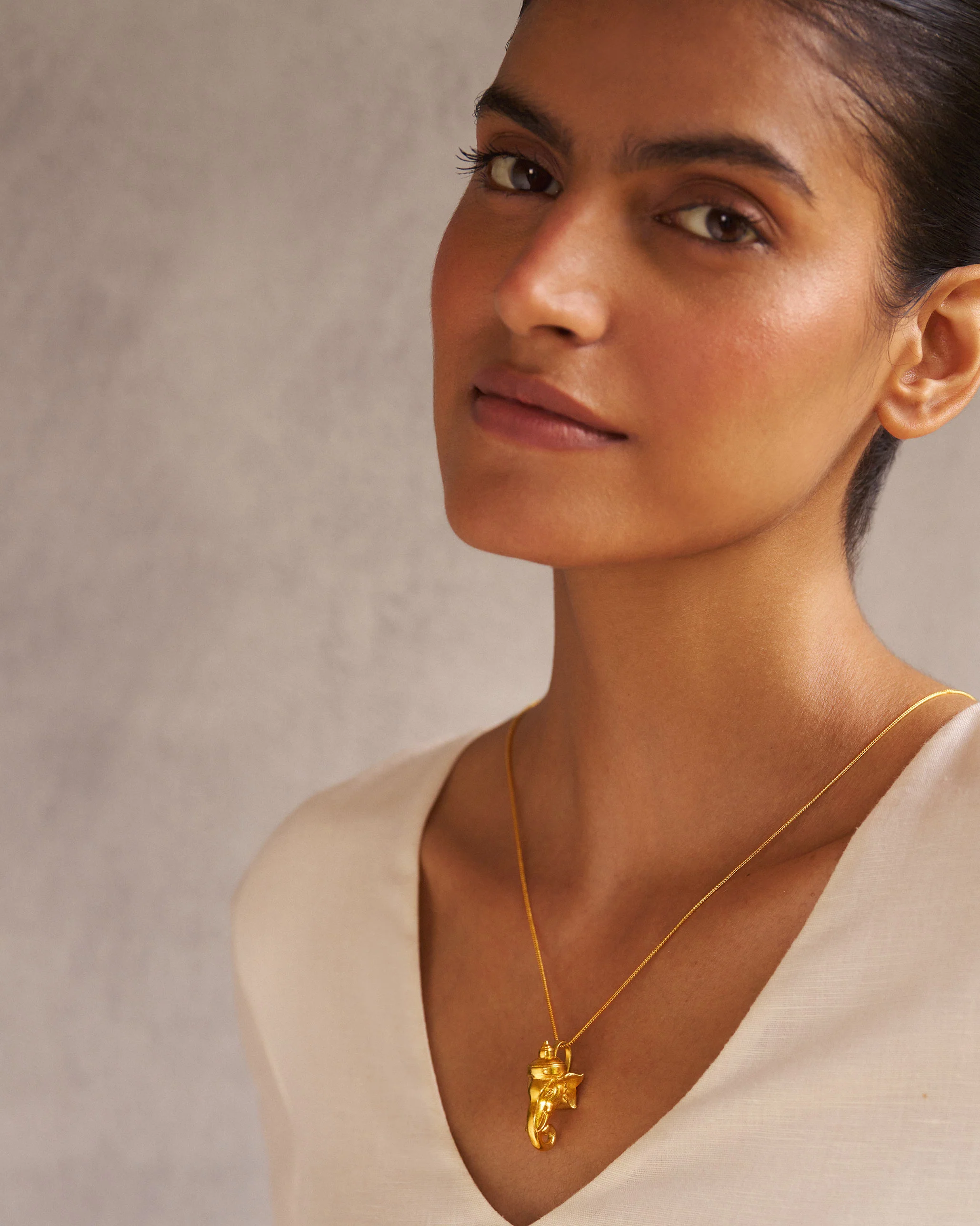 Elephanta Pendant - Gold - Image 5