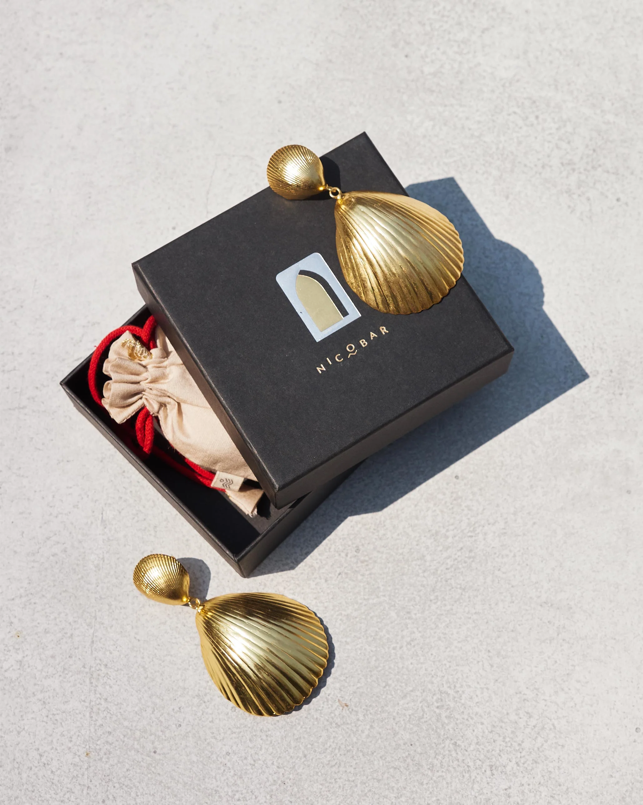Fan Shell Earrings - Gold - Image 3