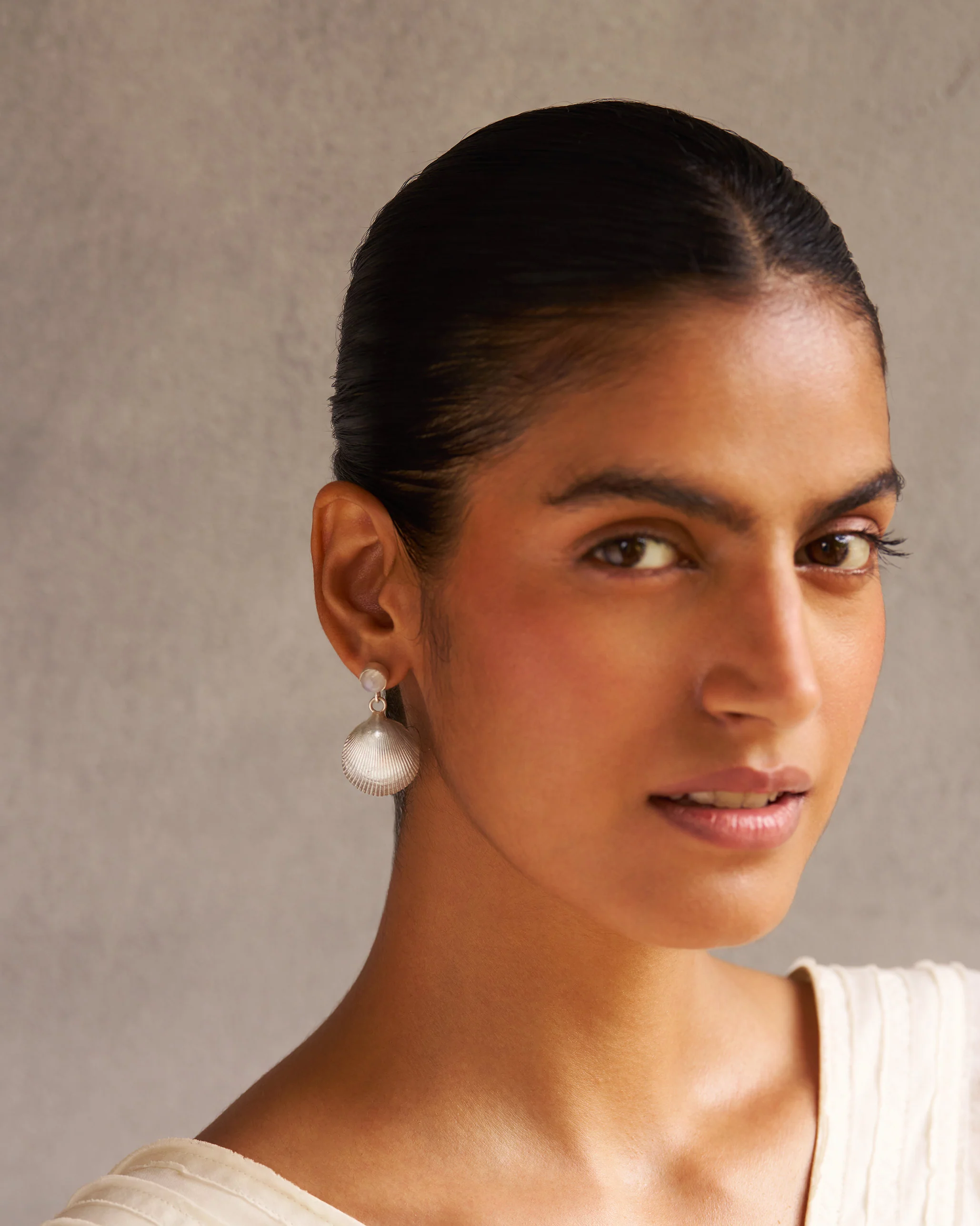 Fan Shell Earrings - Silver - Image 4