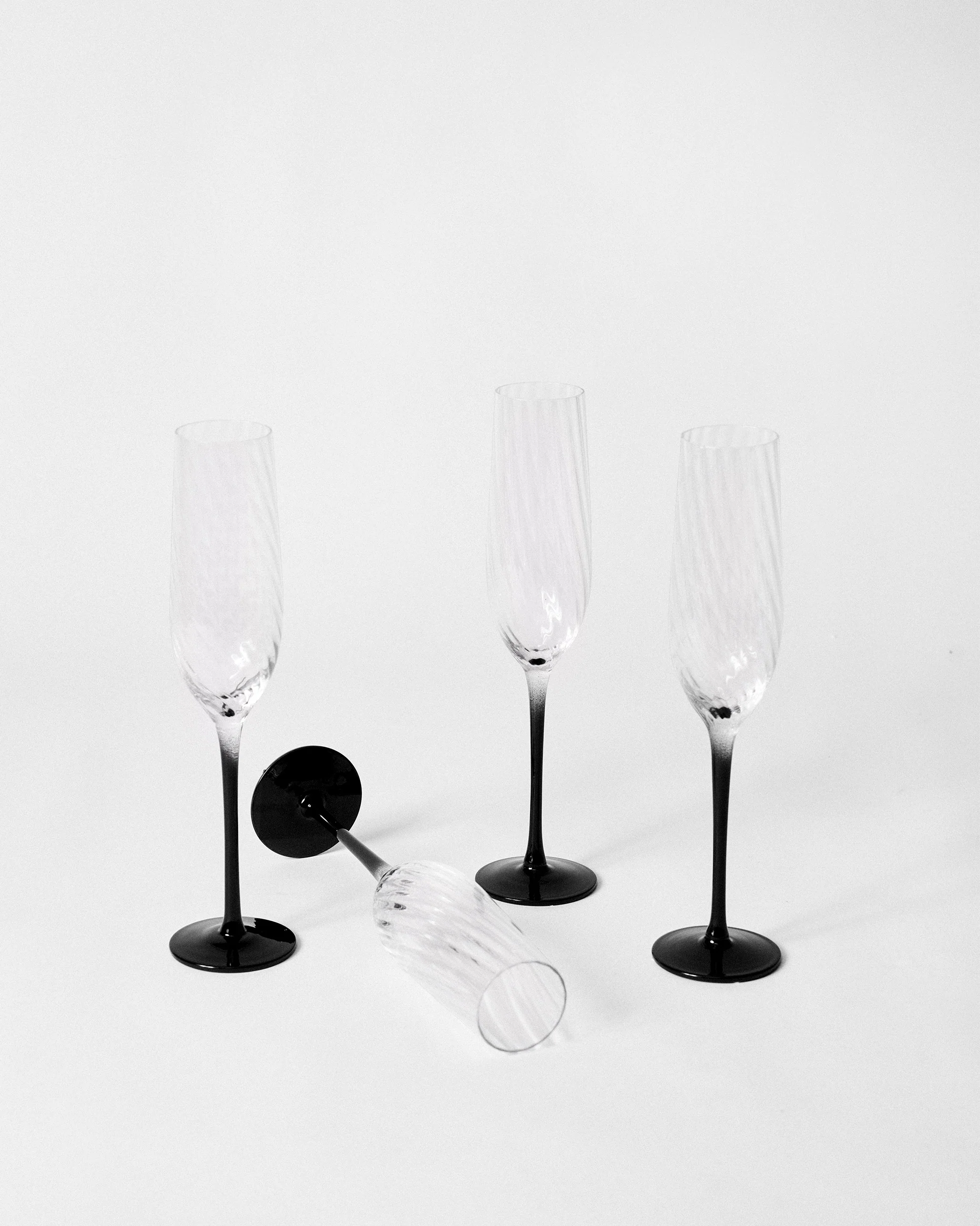 Float Champagne Flute - Set of 4 - Image 3