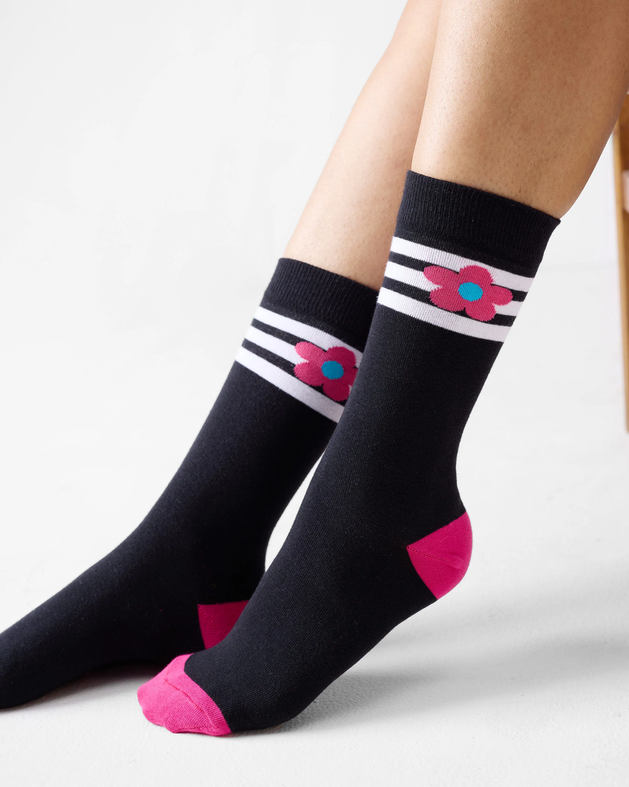 Flowerbed Socks - Black & Fuchsia - Image 2