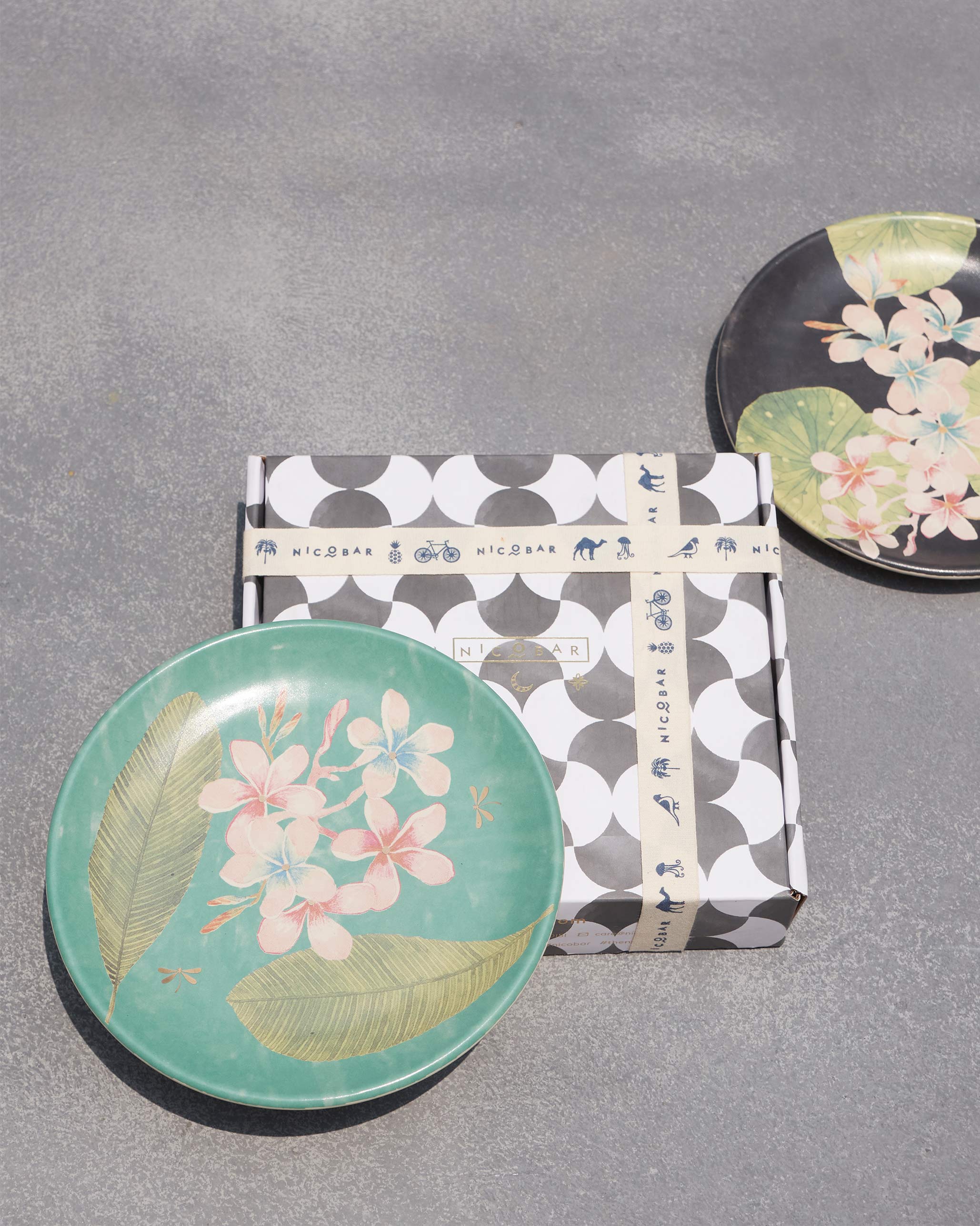 Frangipani Quarter Plates (Set of 2) - Image 6