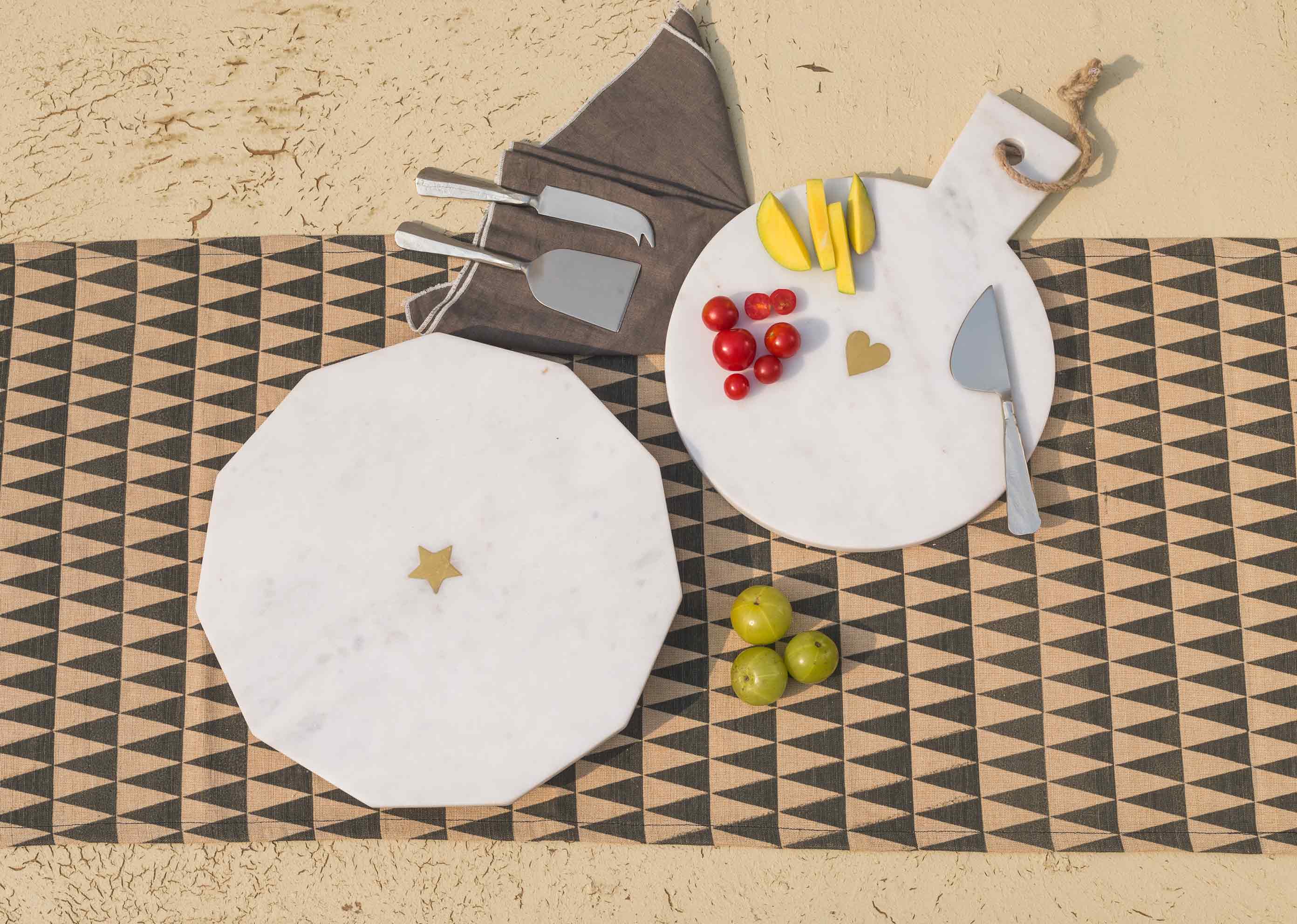 Full Moon Cheeseboard - Image 3