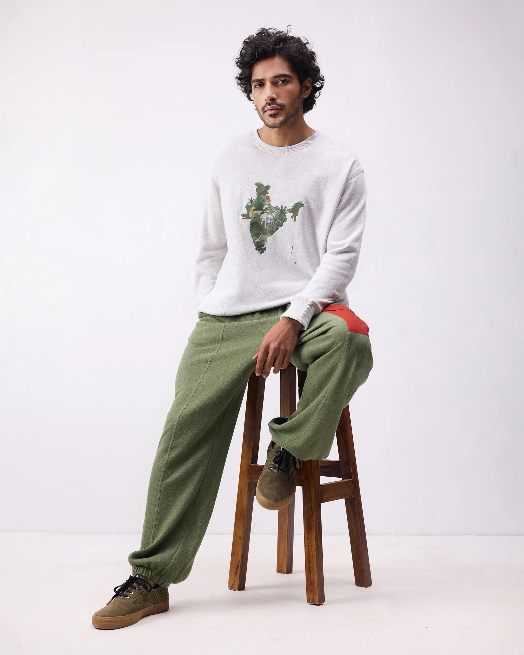 Glacier Sweatshirt - Light Grey - Image 8