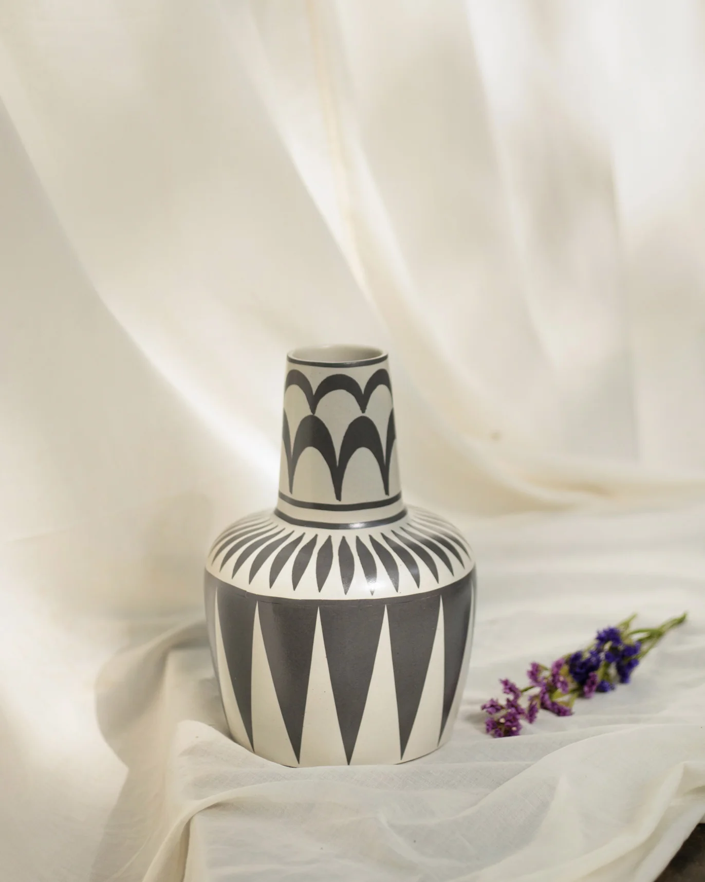 Godavari Vase - Image 2