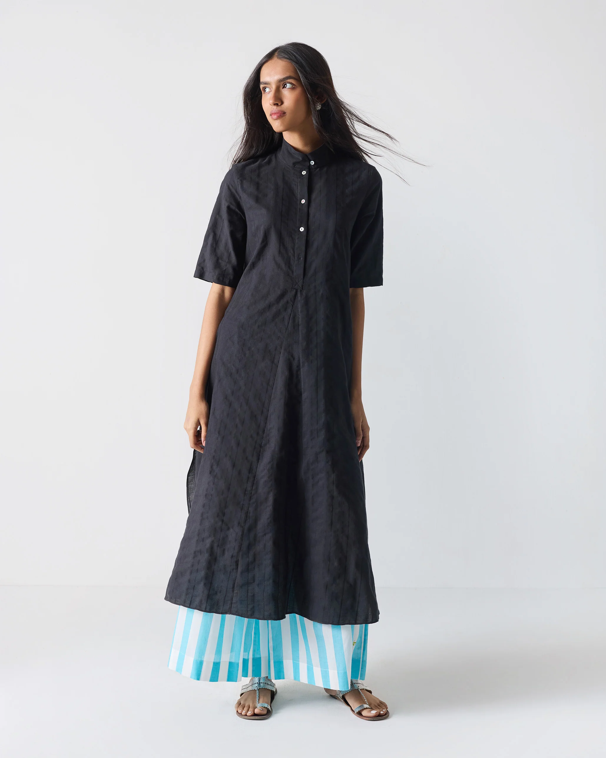 Gusset Slit Kurta - Black - Image 5