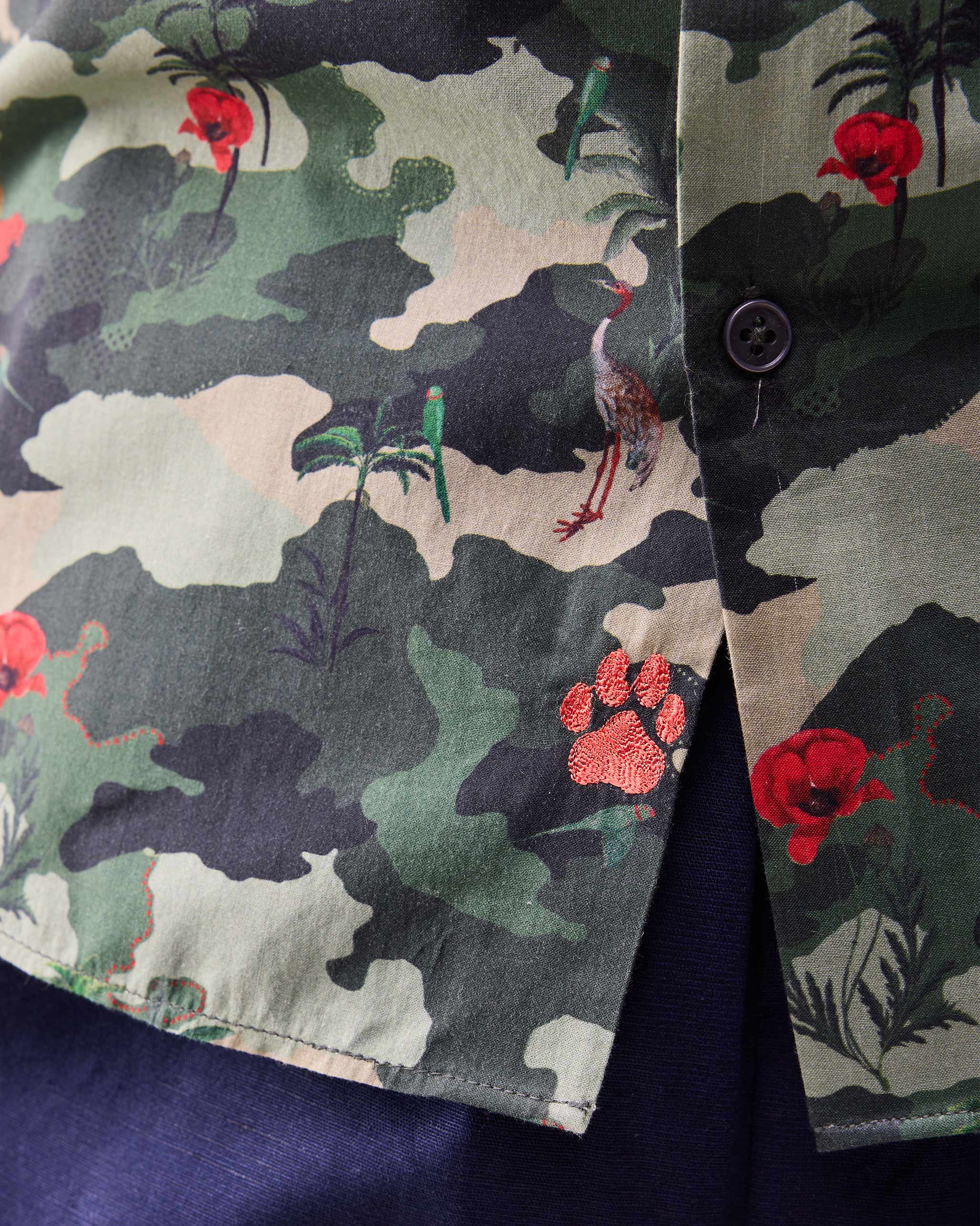 Hakuna Shirt - Dark Green Print - Image 3