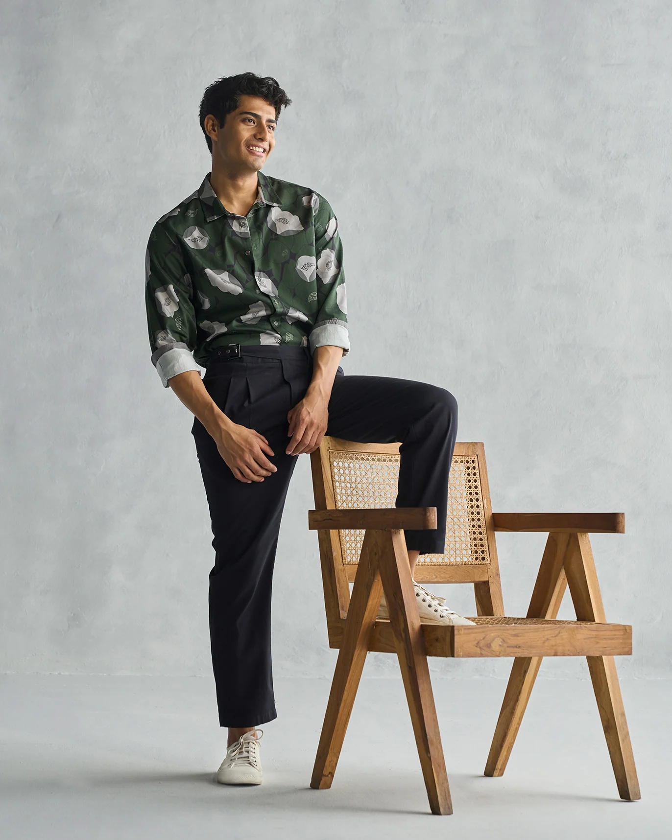 Hakuna Shirt - Grey & Olive - Image 7