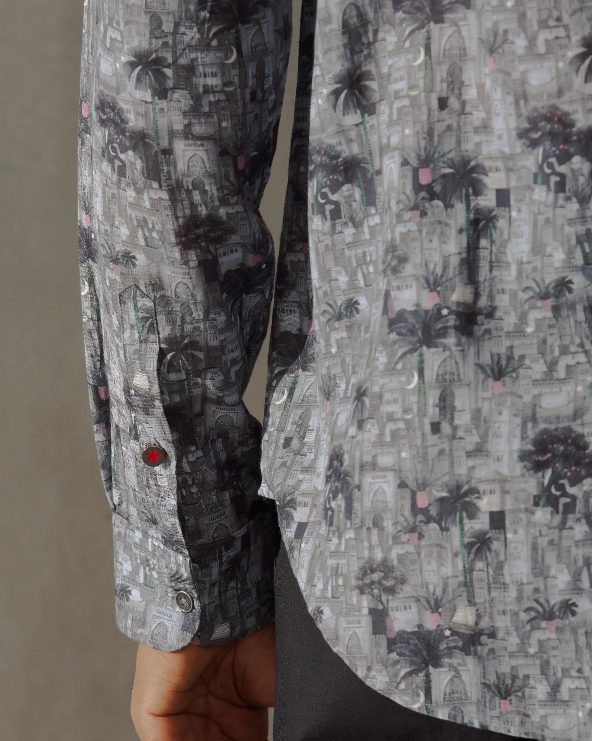 Hakuna Shirt - Grey Print - Image 2