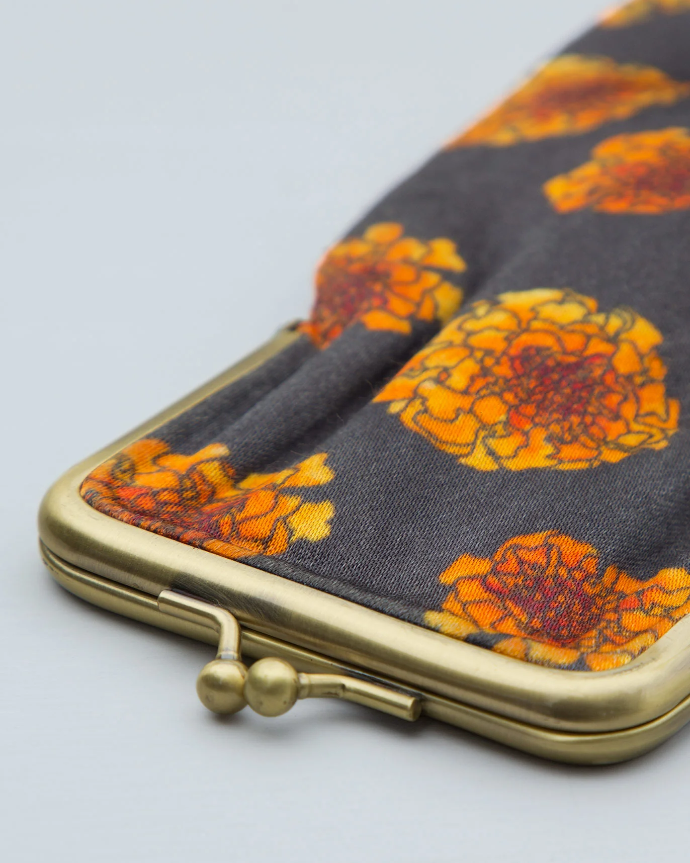Hana Spectacle Case - Charcoal - Image 4