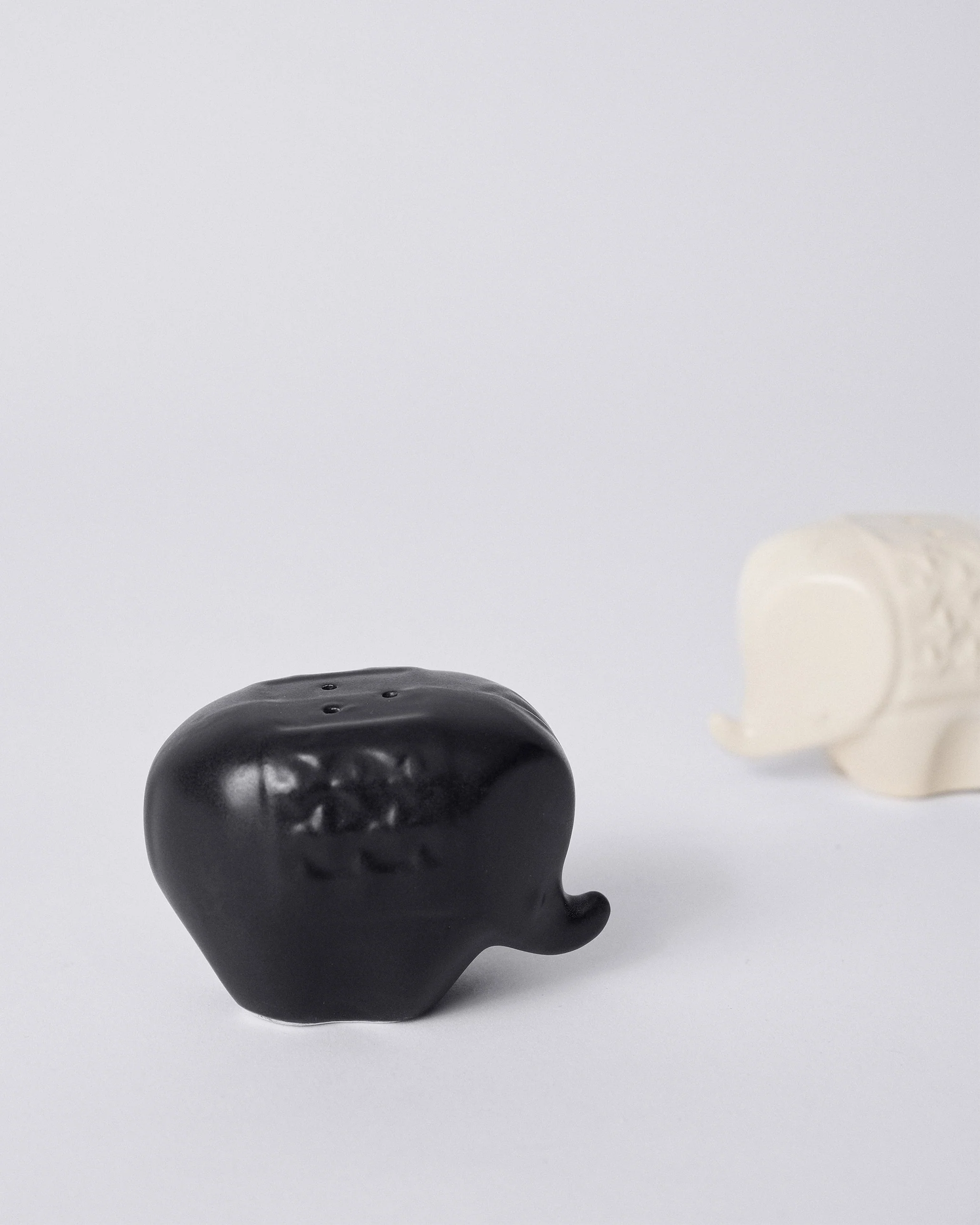 Hathi Salt & Pepper Shaker (Set of 2) - Image 3