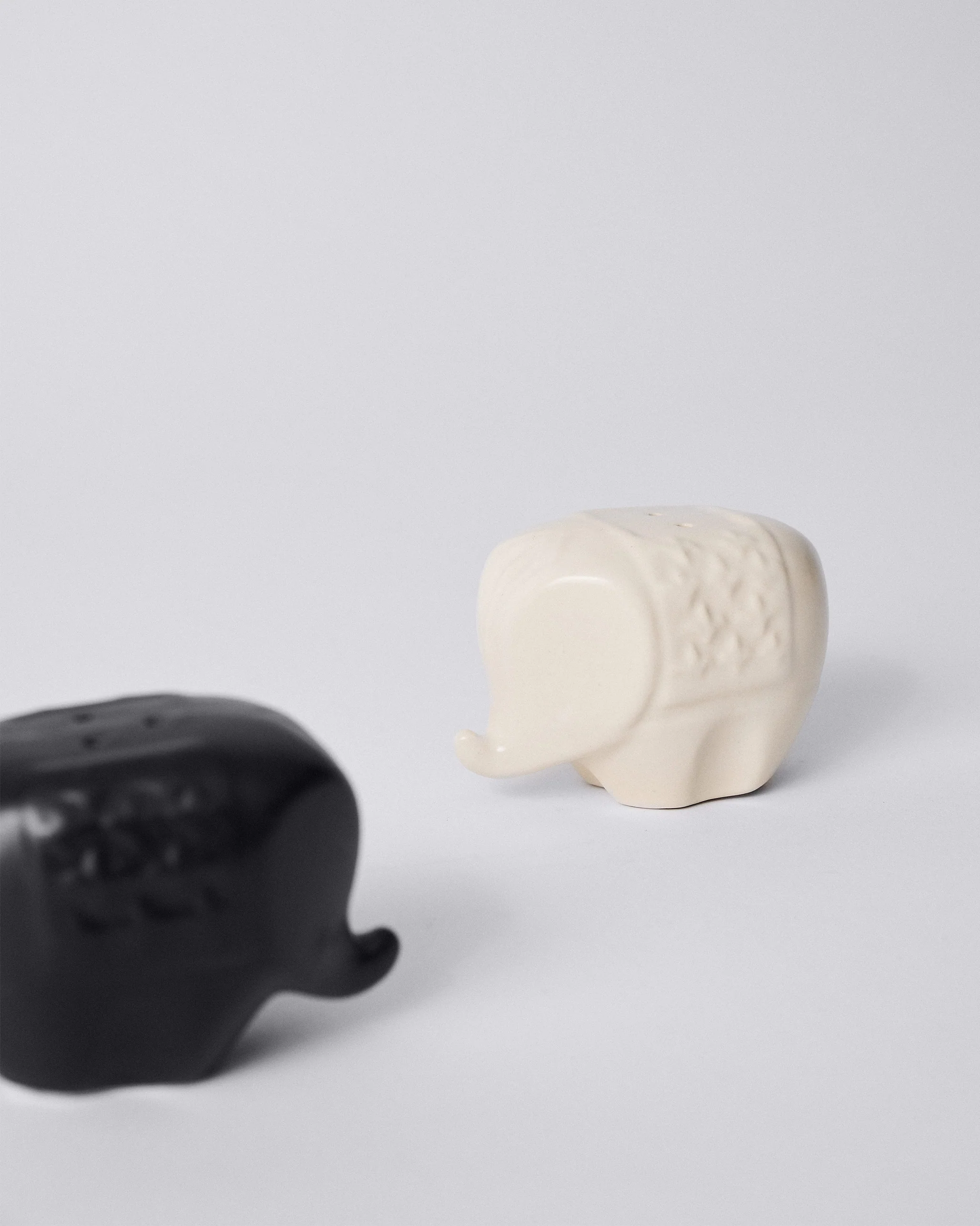 Hathi Salt & Pepper Shaker (Set of 2) - Image 4