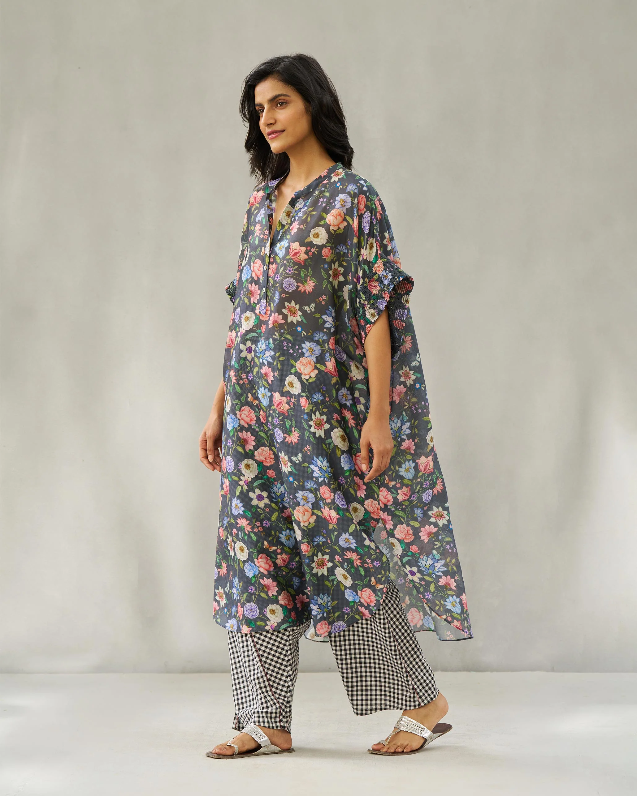 Hazaar Bagh Kurta - Black - Image 4