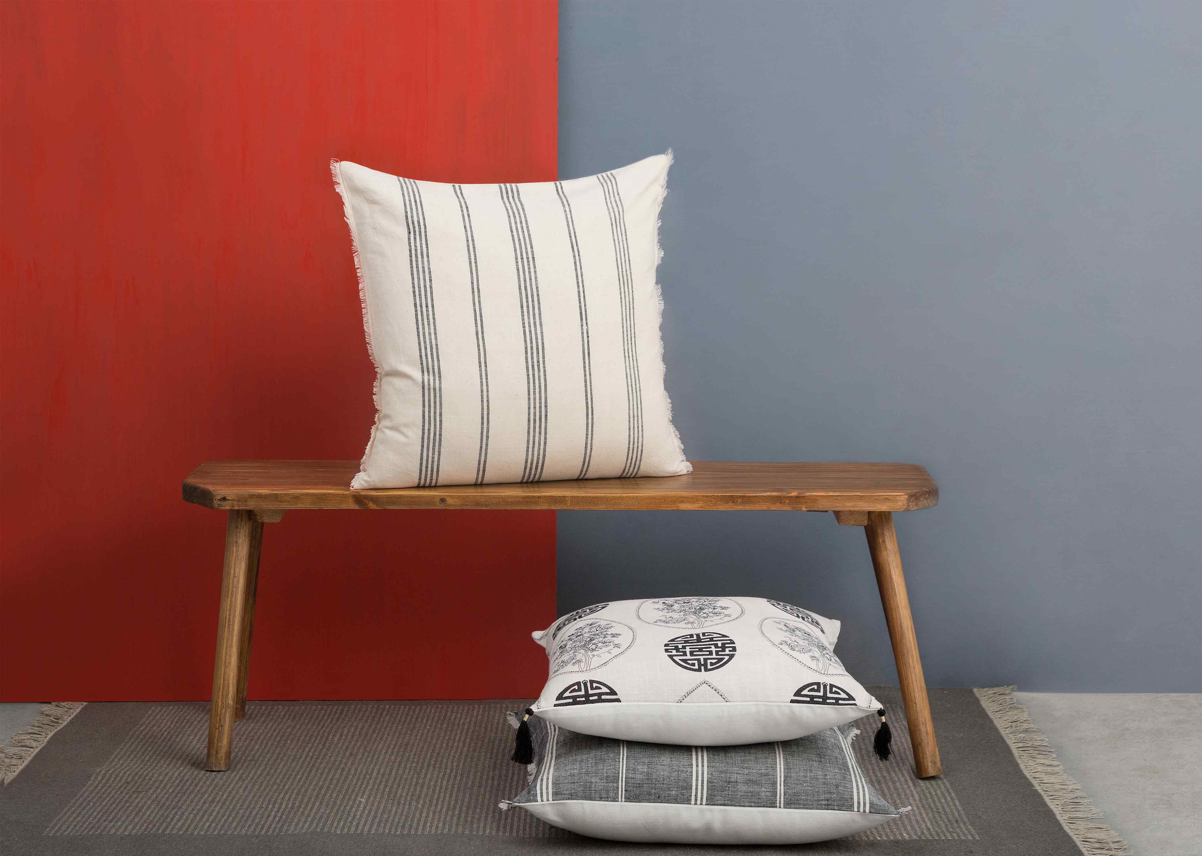 Hei Bai Cushion Cover - White Base - Image 3