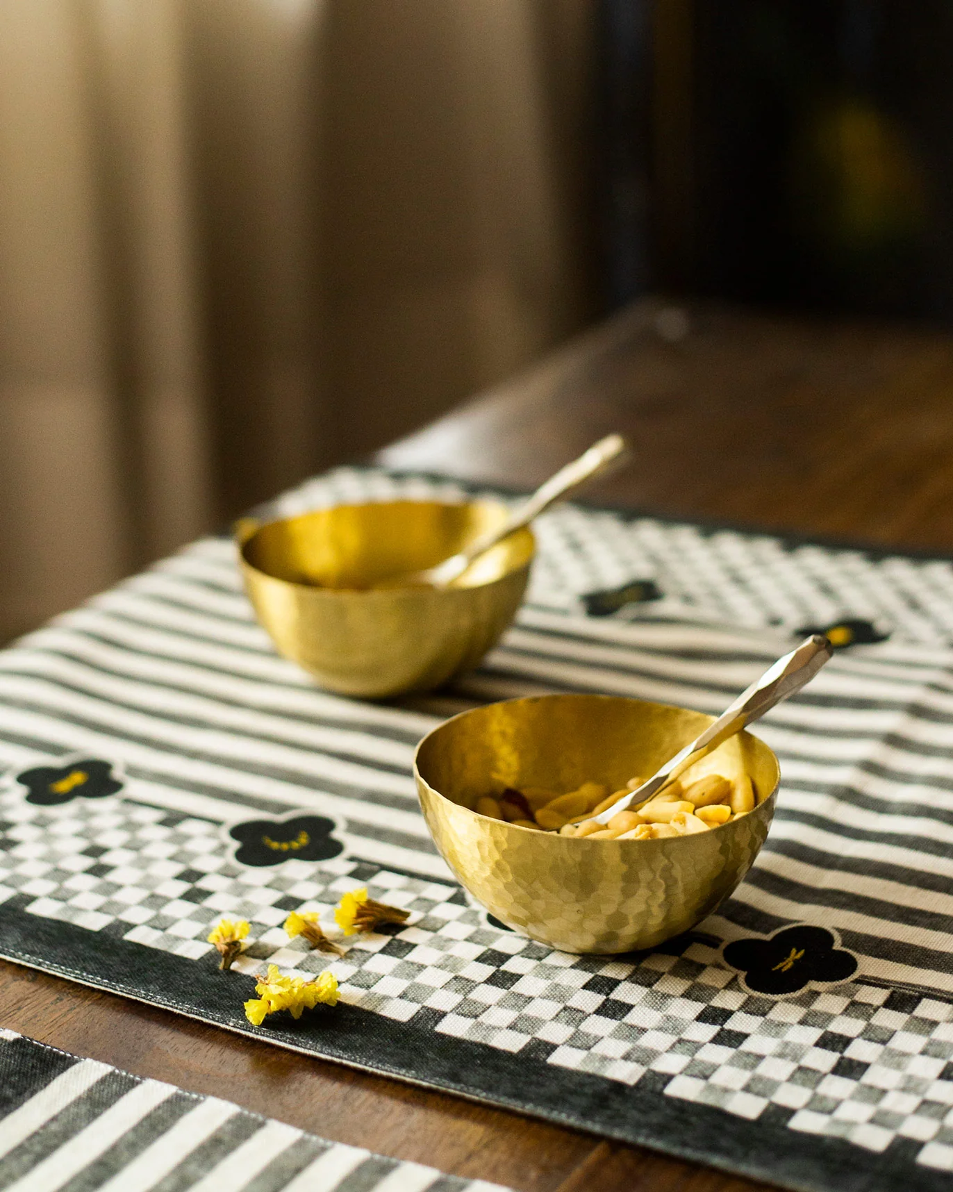 Icon Nut bowls with spoon (Set of 2) - Image 5